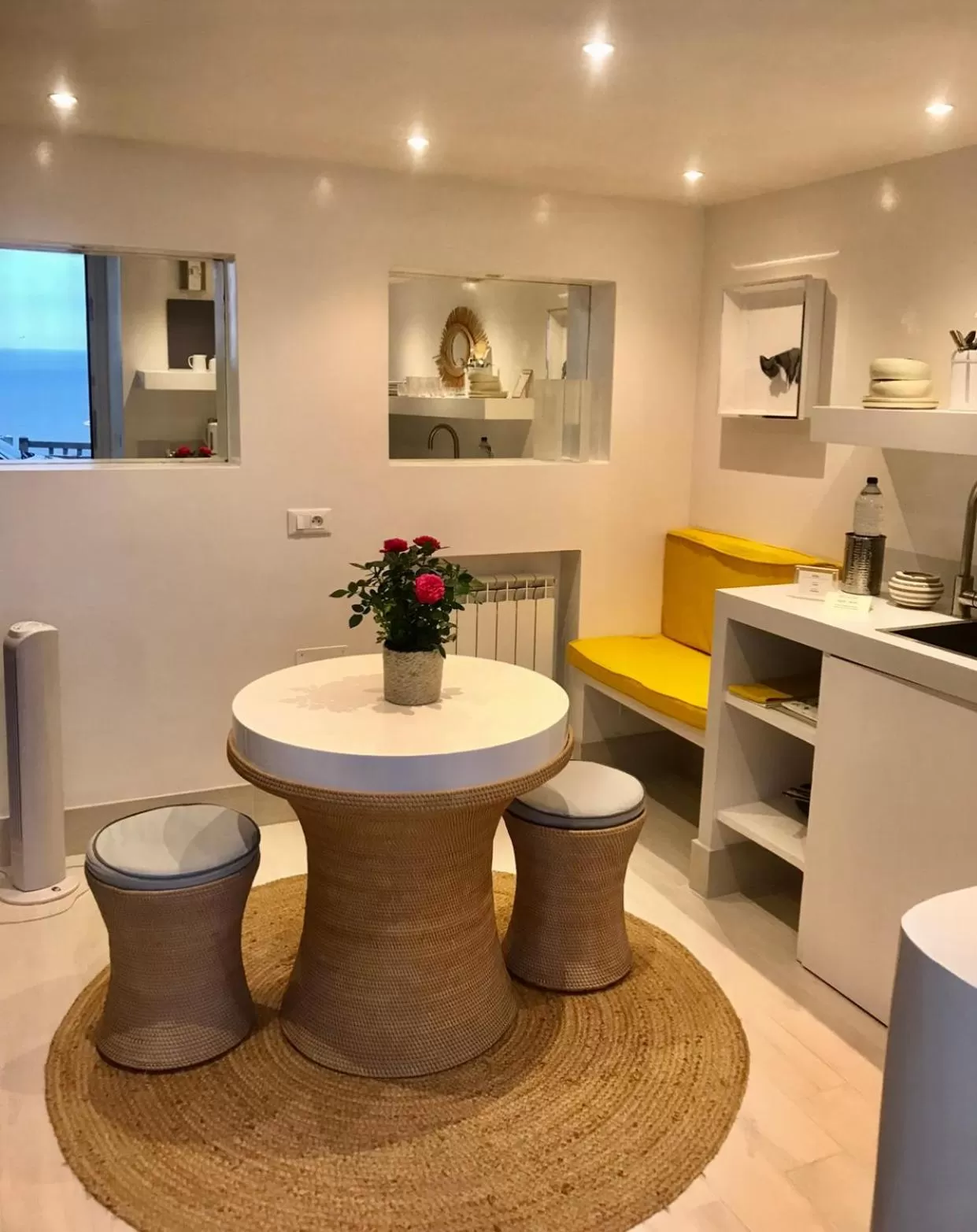 Kitchen or kitchenette in Les Lilas