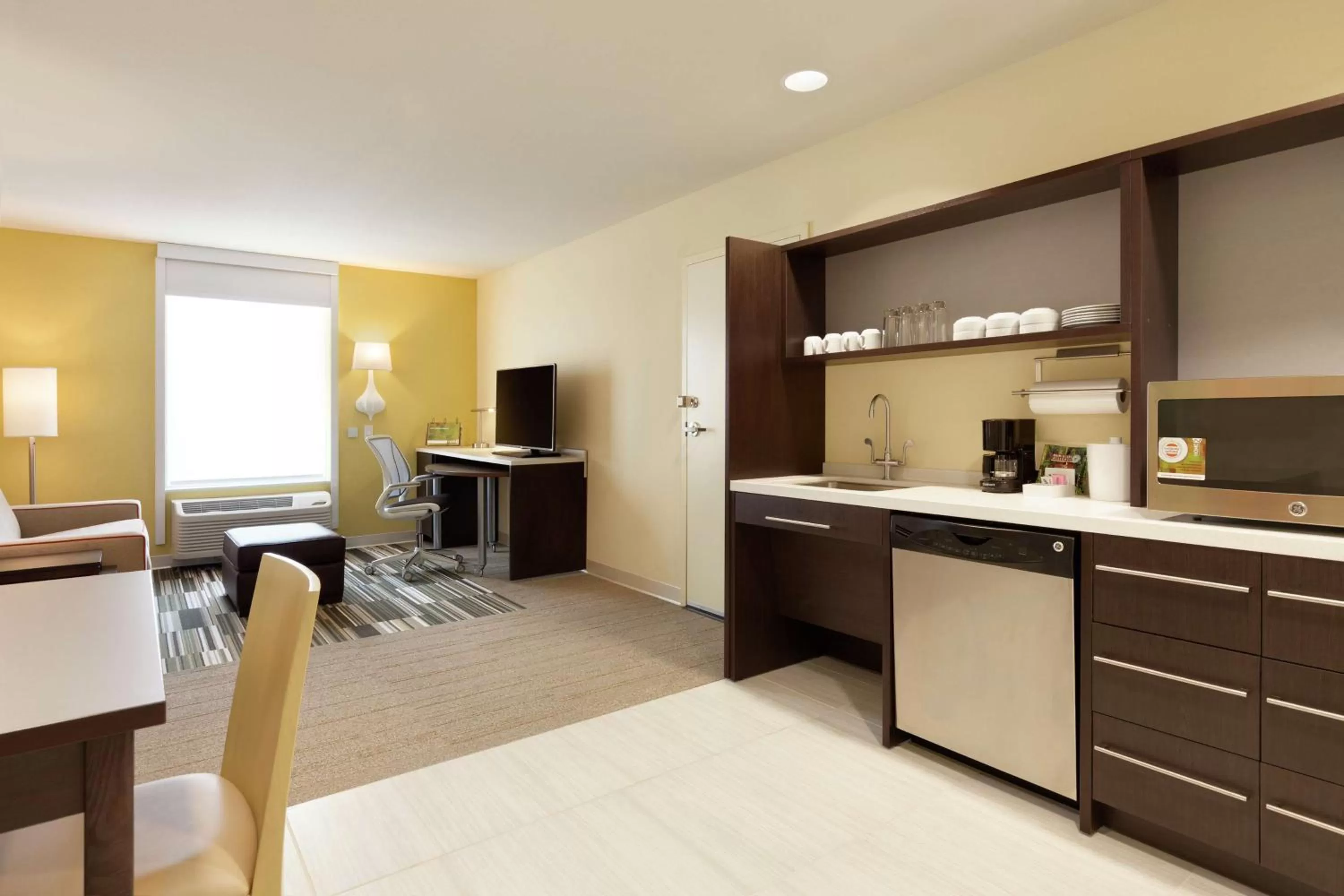 Coffee/tea facilities in Home2 Suites by Hilton Seattle Airport