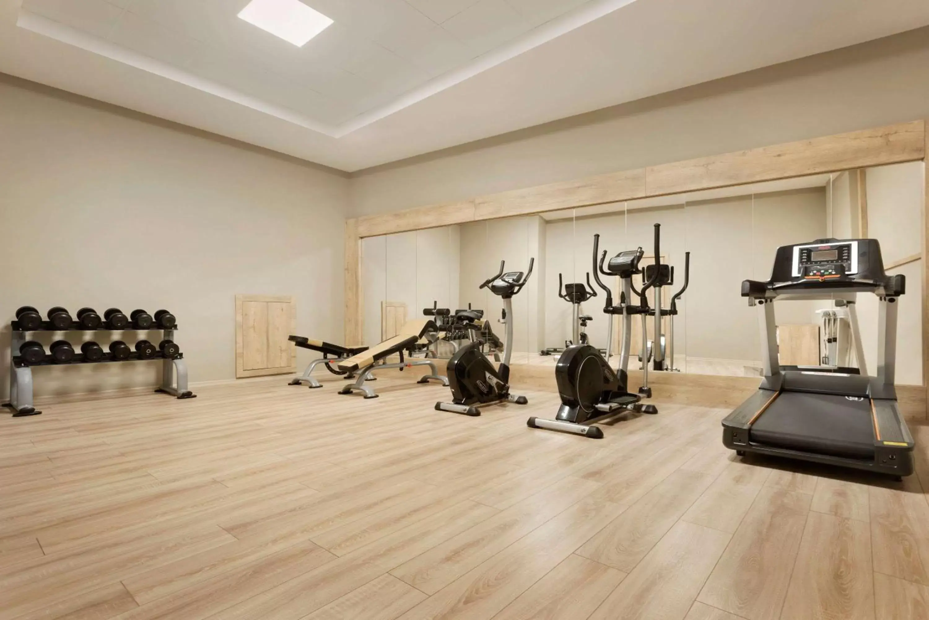 Fitness centre/facilities in Ramada Encore by Wyndham Gebze Fitness centre/facilities in Ramada Encore by Wyndham Gebze