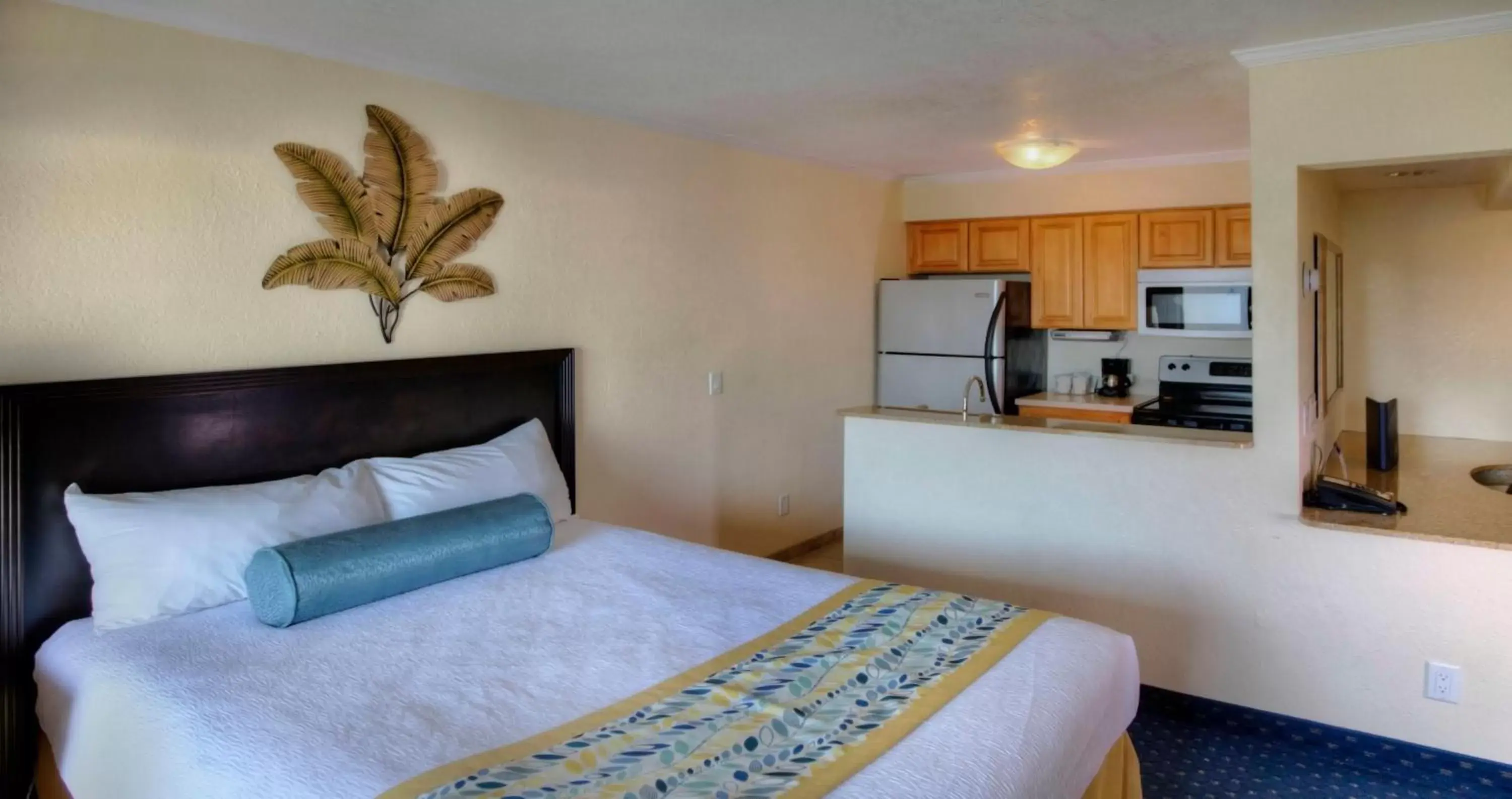 Bed, Room Photo in Sailport Waterfront Suites