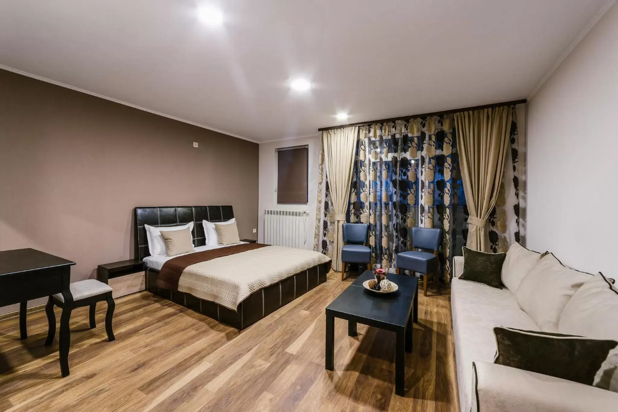 King Room with Balcony in Family Hotel Ring & Thermal King Room with Balcony in Family Hotel Ring & Thermal