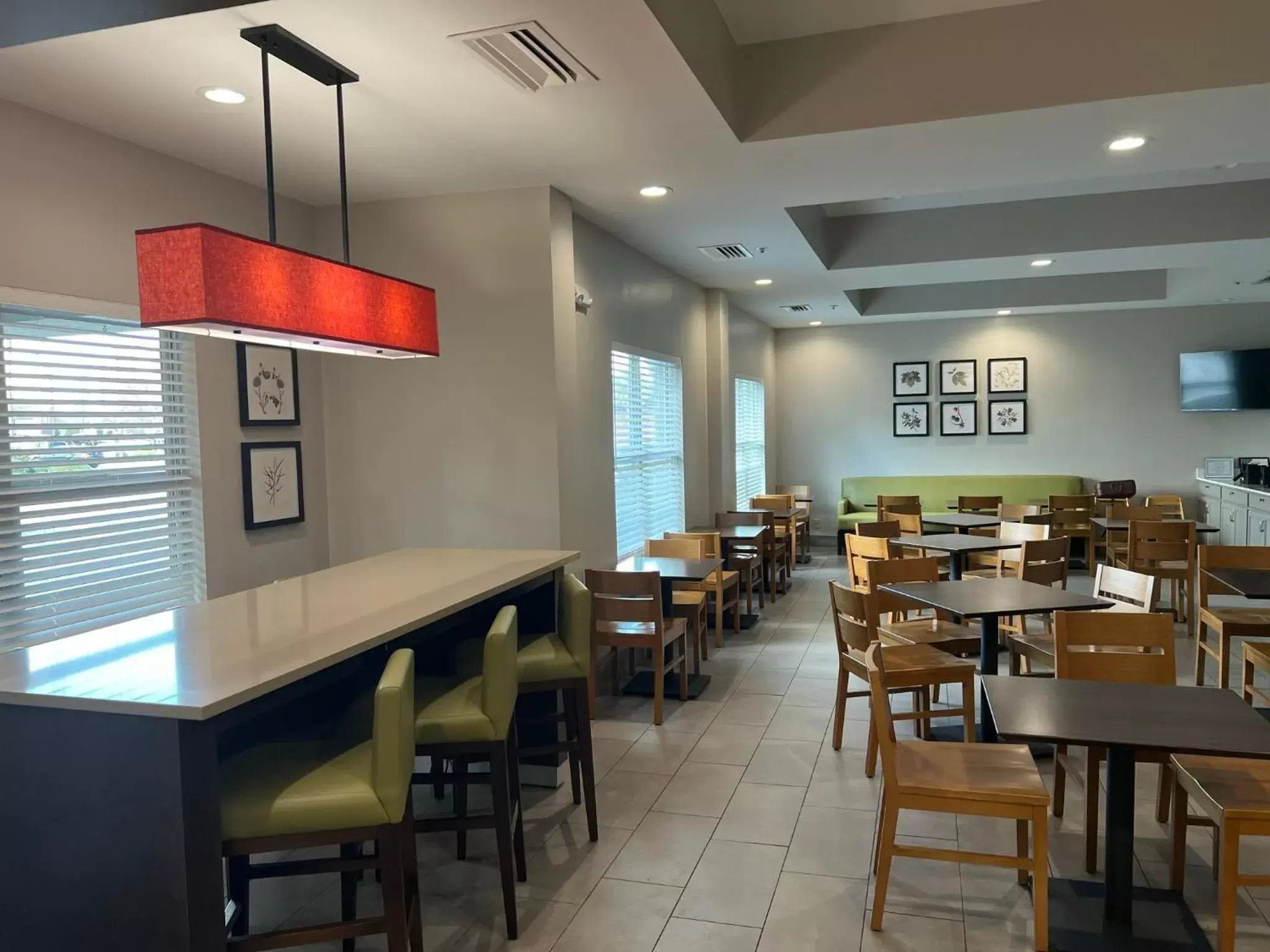 Breakfast, Restaurant/Places to Eat in Country Inn & Suites by Radisson, Valdosta, GA - NEWLY RENOVATED