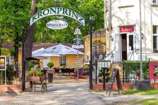 Street view, Property Building in Hotel Kronprinz