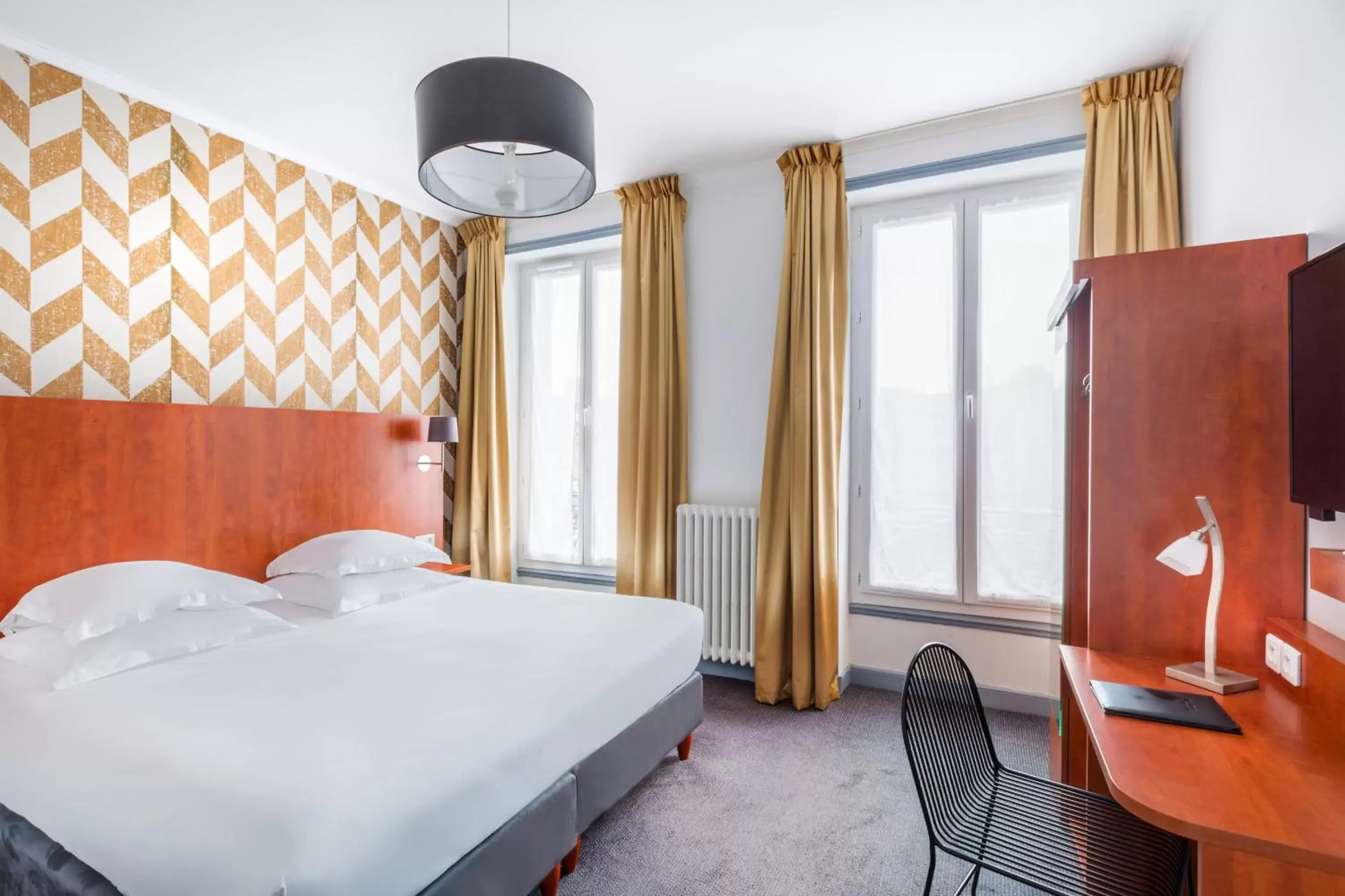 Bedroom, Bed in Best Western Hotel Centre Reims