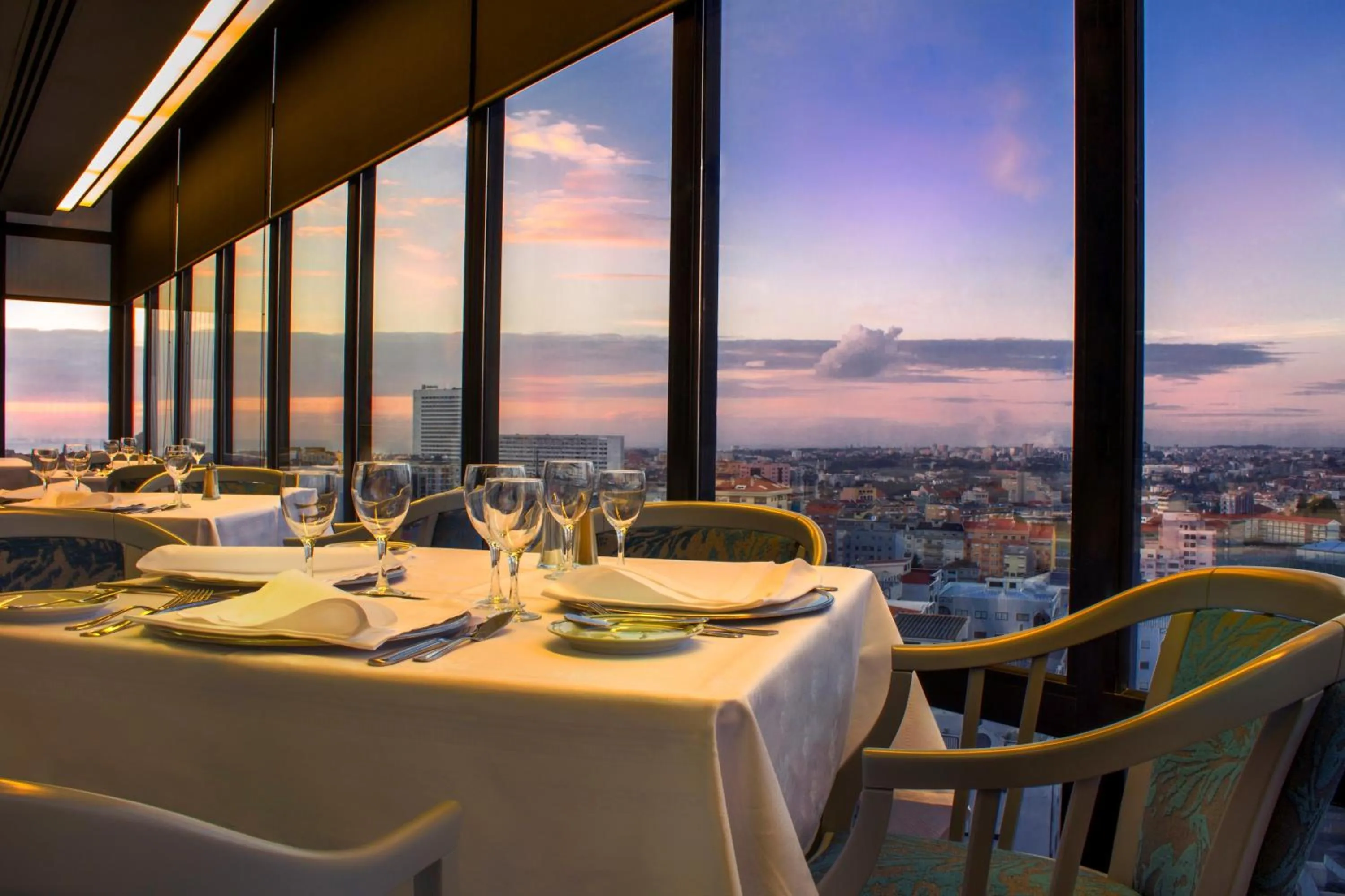 Restaurant/places to eat in Hotel Black Tulip - Porto Gaia