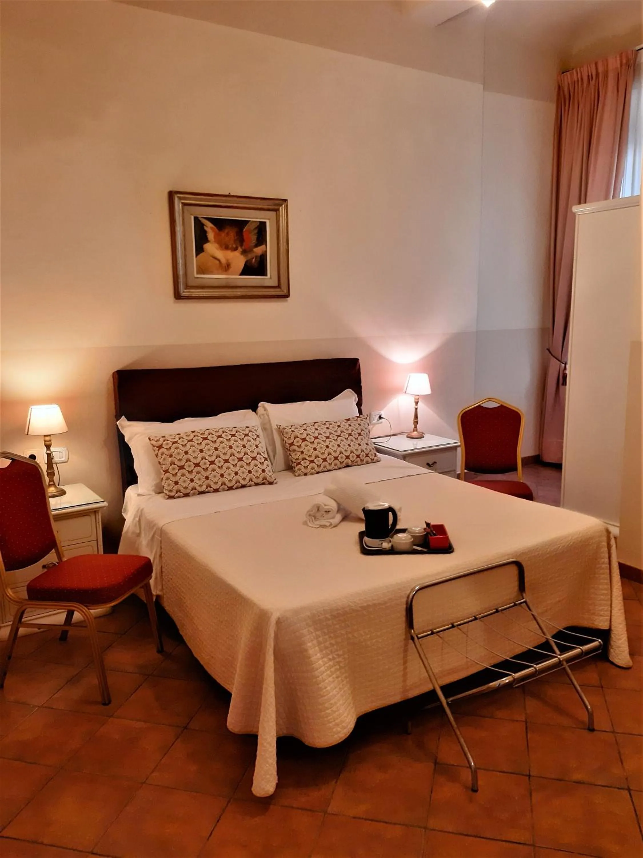 Bed in Hotel Victoria