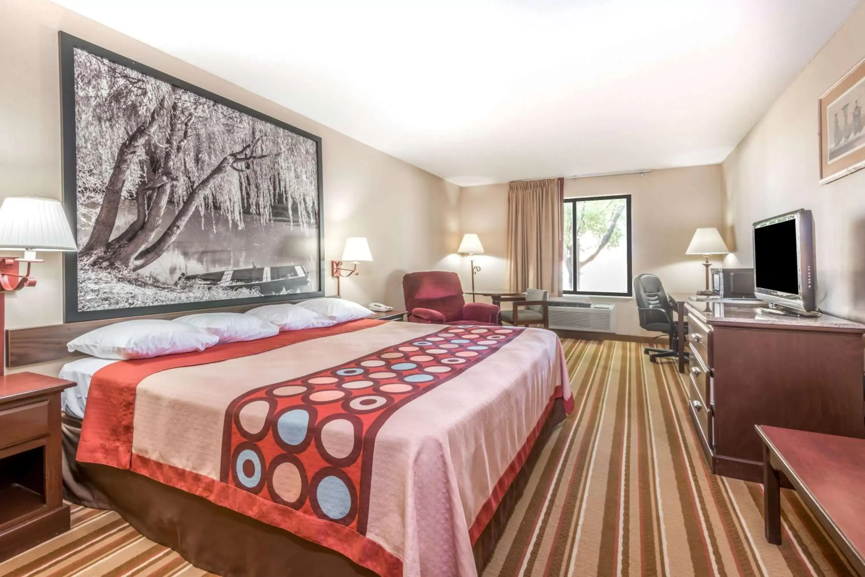 Photo of the whole room, Bed in Super 8 by Wyndham Salina I-70 Photo of the whole room, Bed in Super 8 by Wyndham Salina I-70