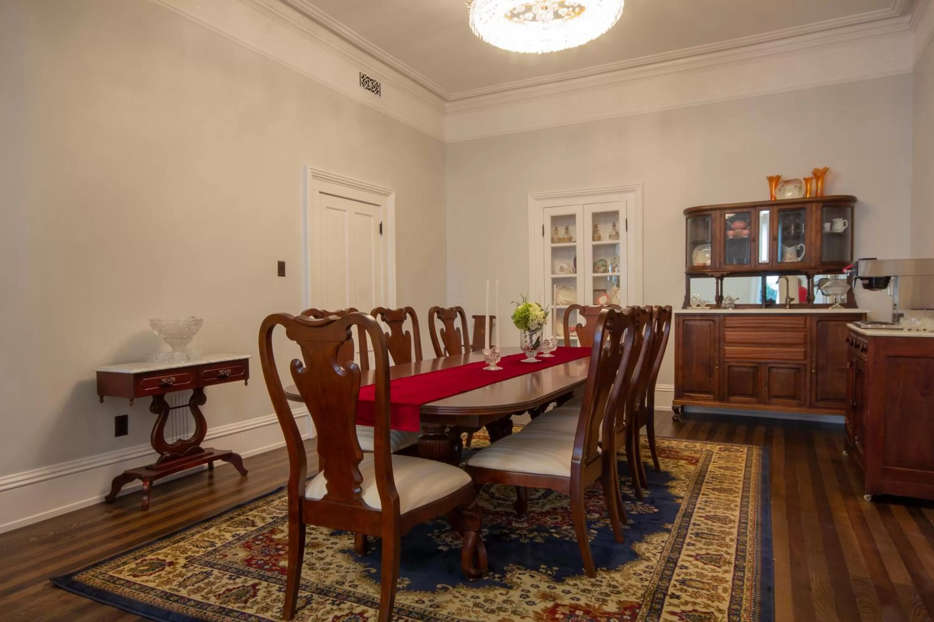 Dining Area in Belle Louise Historic Bed & Breakfast