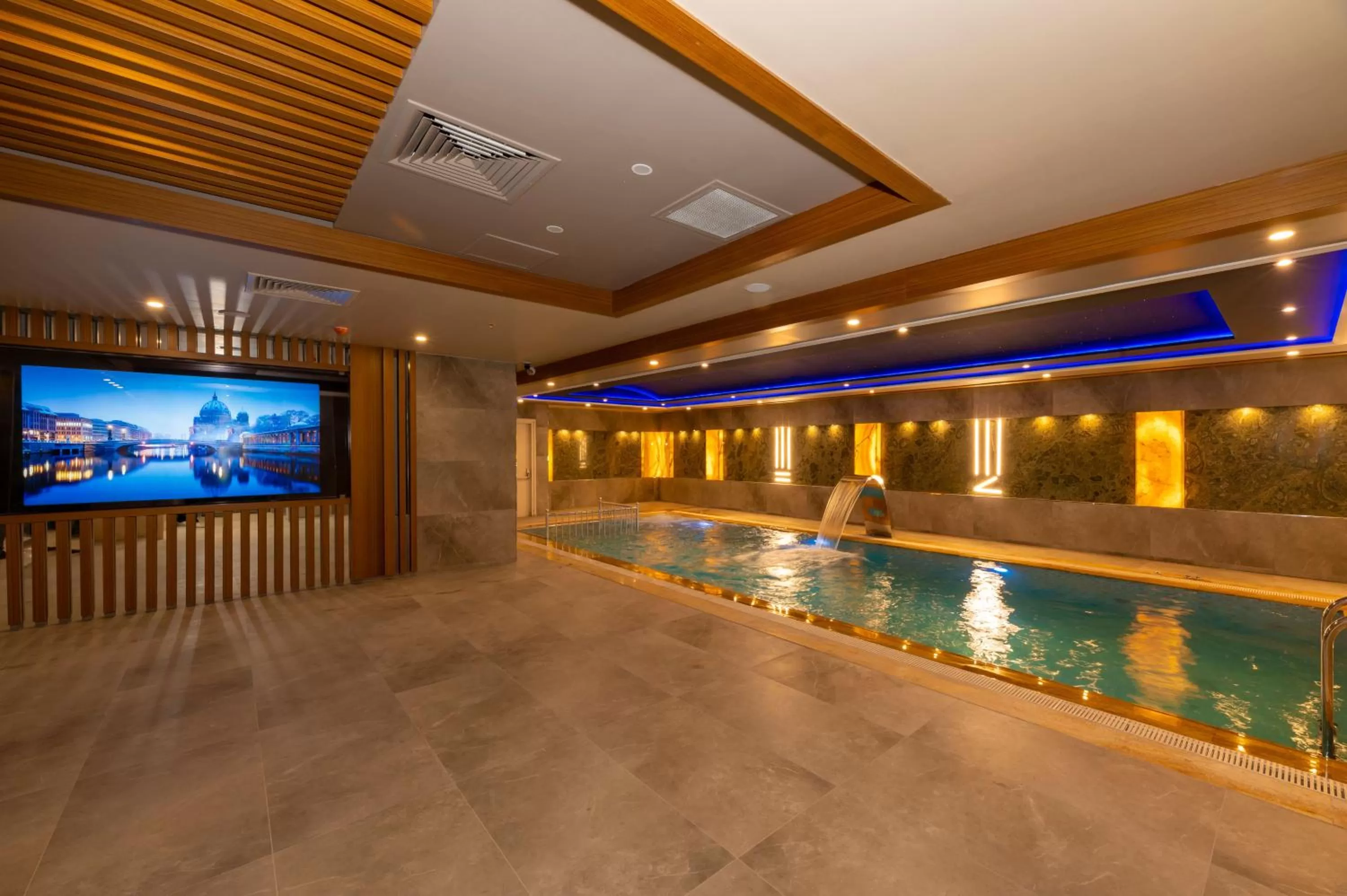 Lobby or reception in Ramada By Wyndham Istanbul Pera Taksim