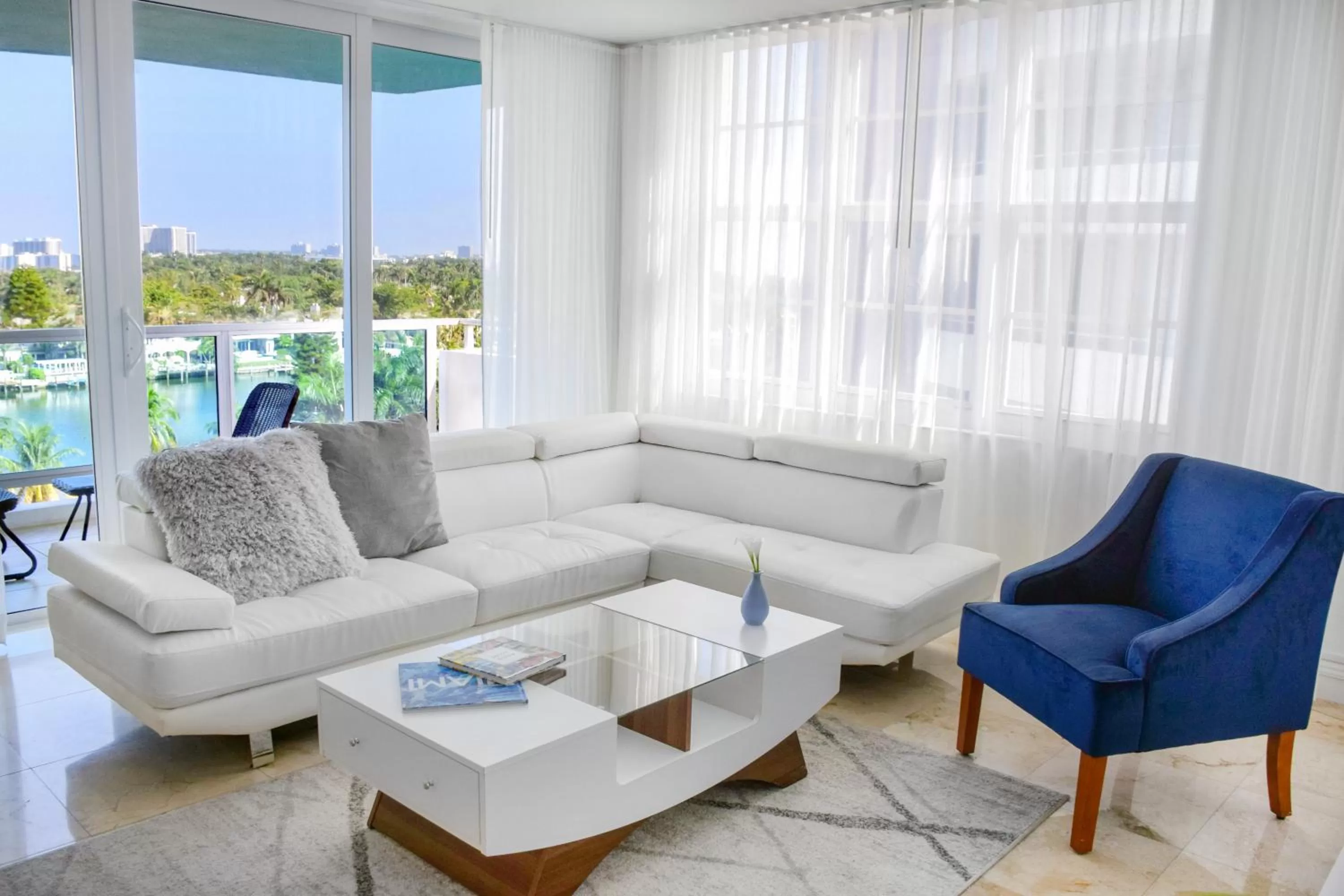 Living room in Seacoast Suites on Miami Beach