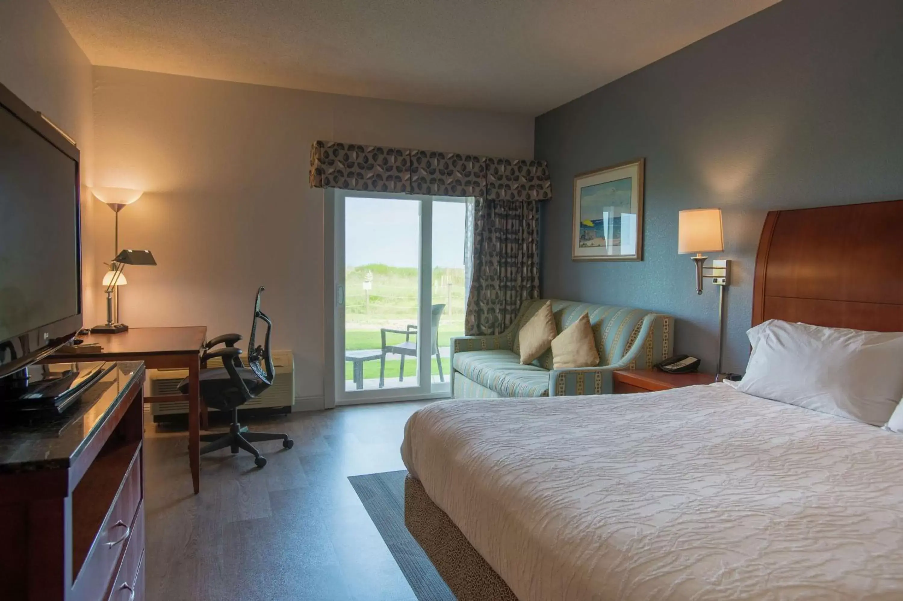 Bedroom in Hilton Garden Inn Outer Banks/Kitty Hawk