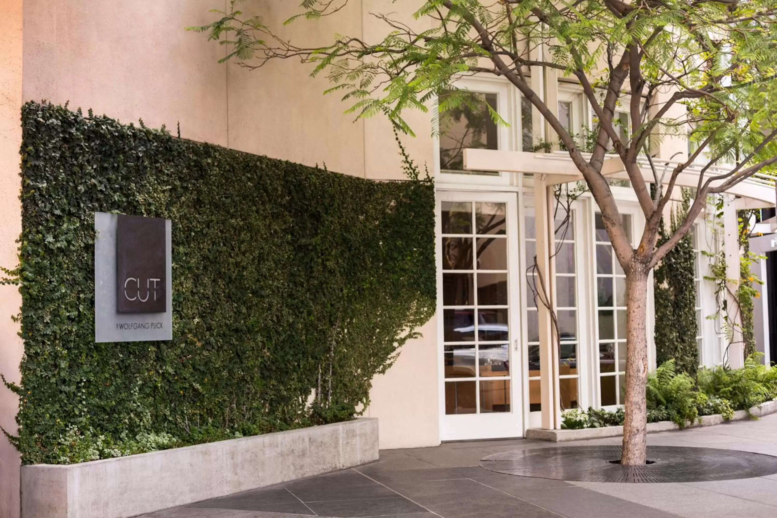 Facade/entrance, Property Building in Beverly Wilshire, A Four Seasons Hotel