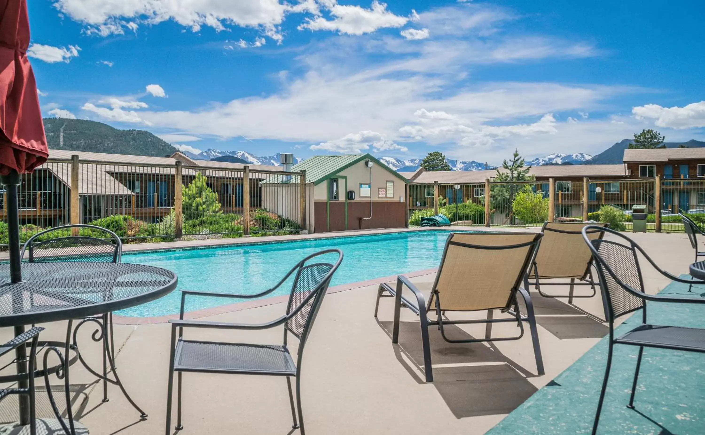 Swimming Pool in Blue Door Inn