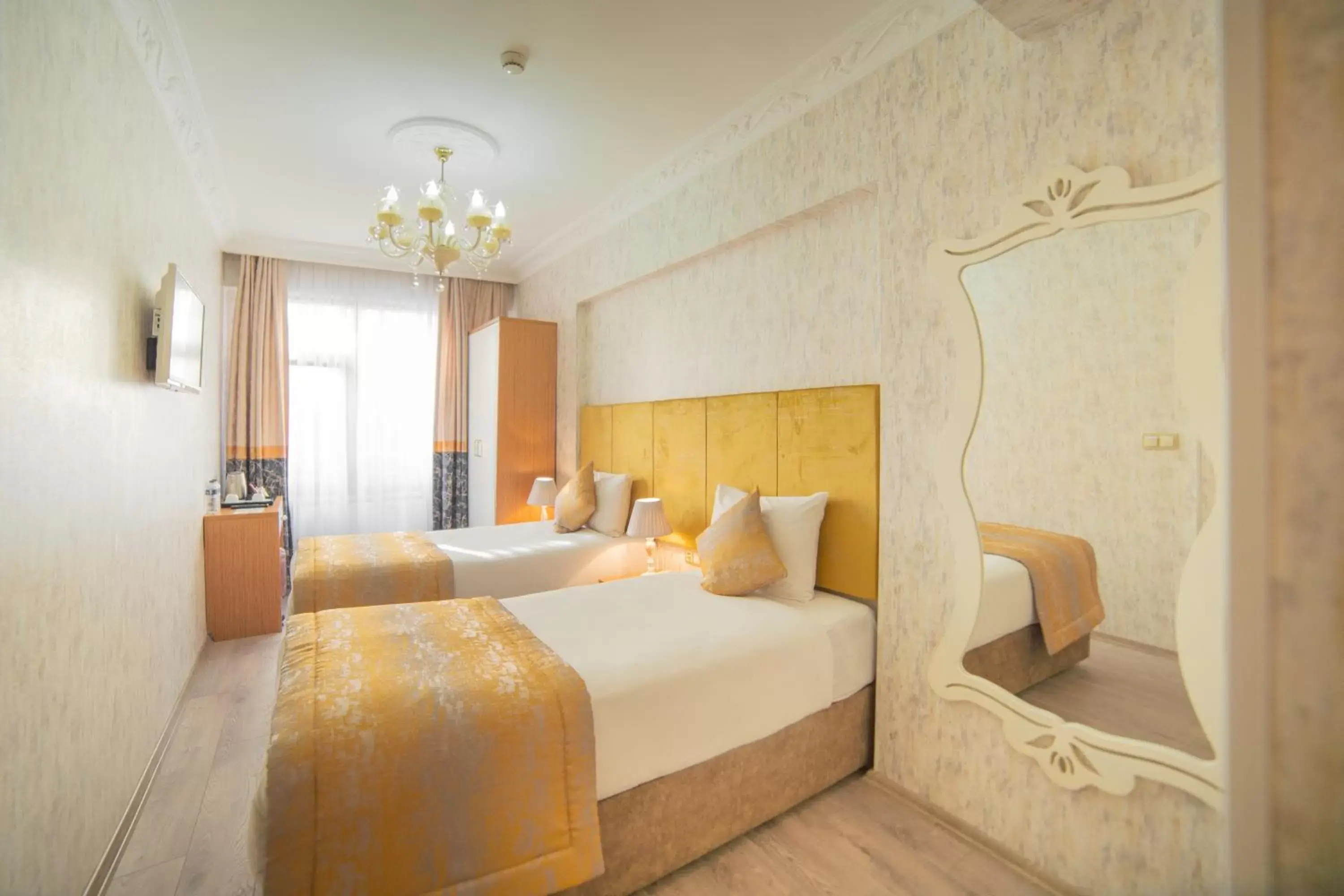 Photo of the whole room, Bed in Miran Hotel