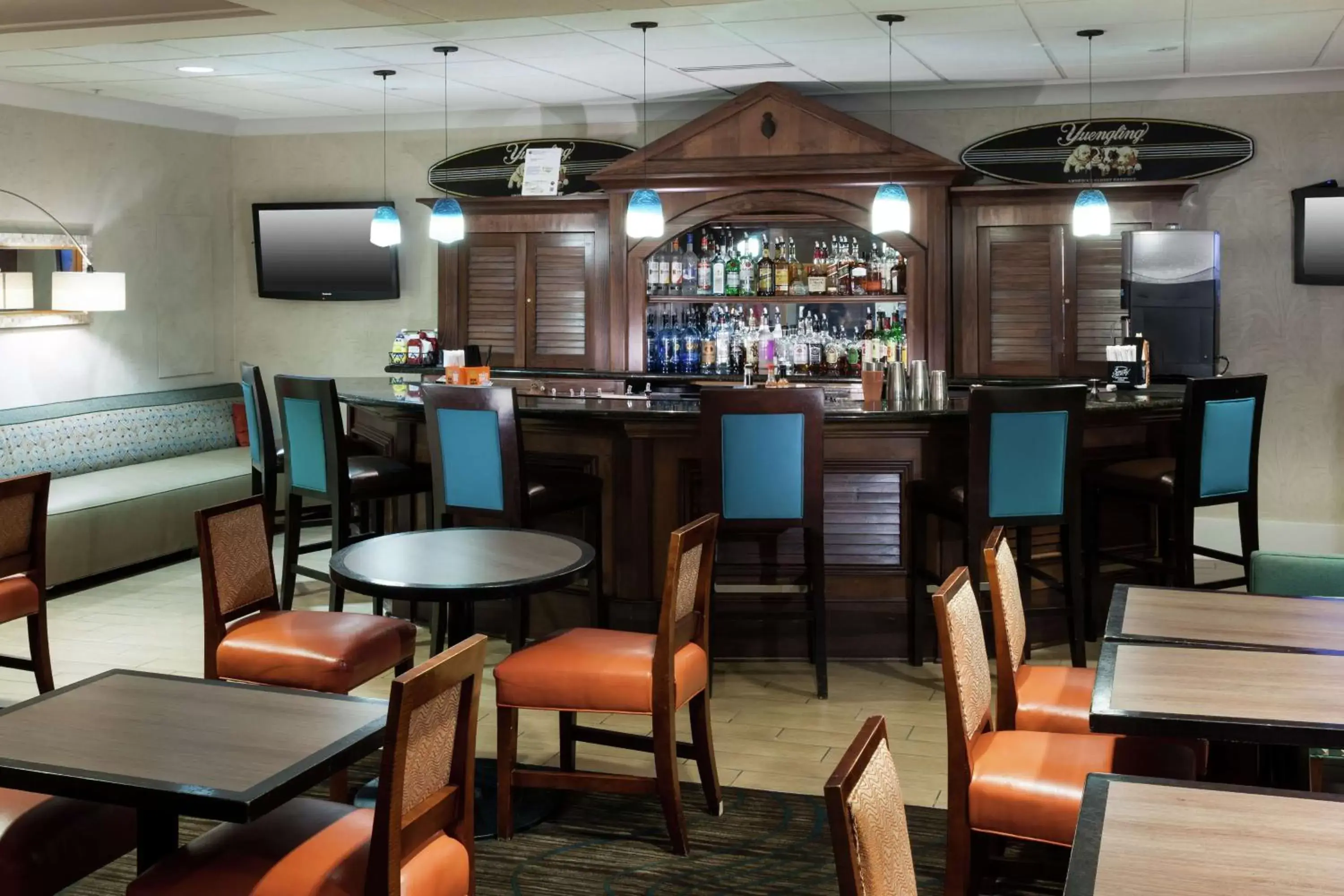 Lounge or bar, Lounge/Bar in Hampton Inn Oceanfront Jacksonville Beach