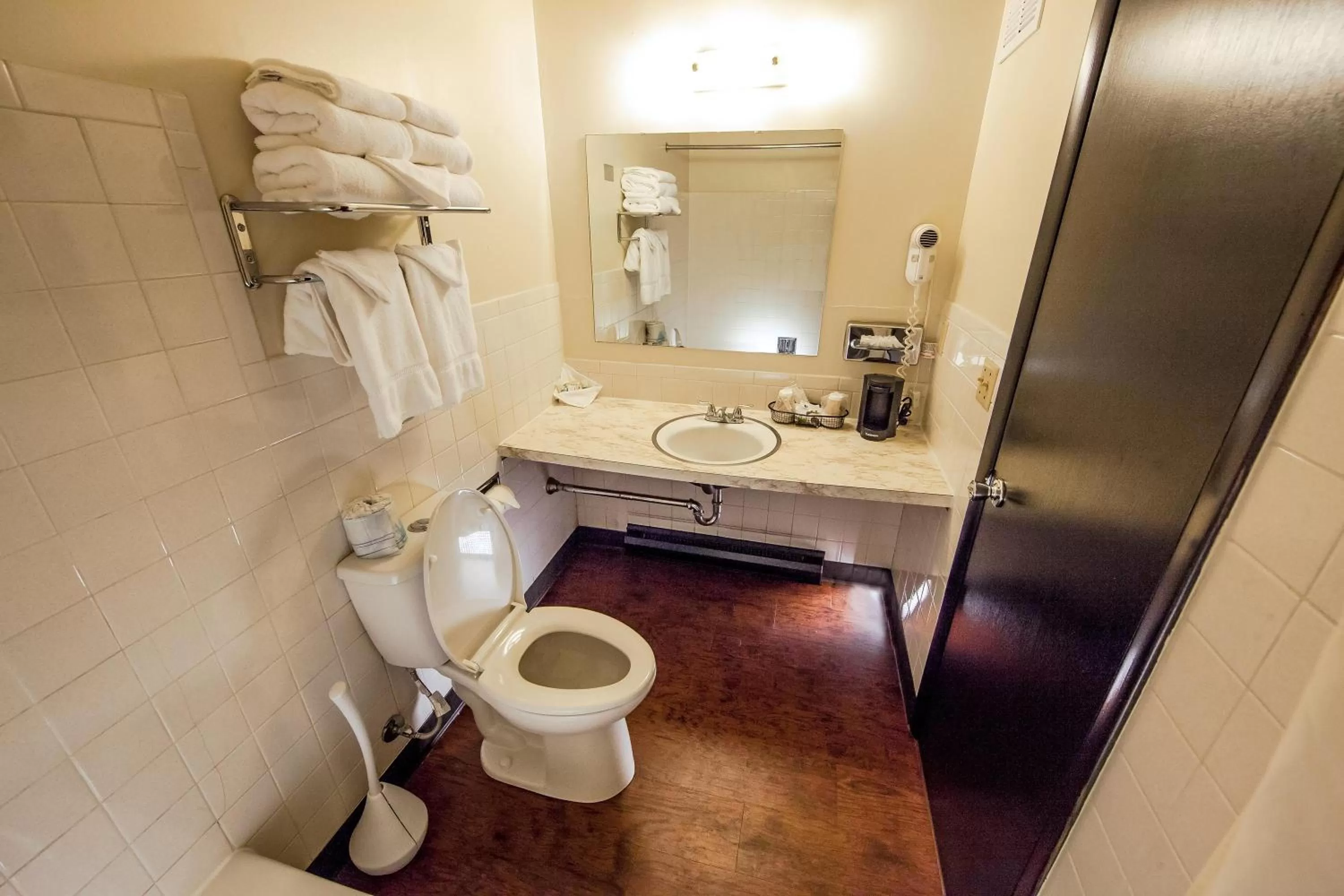 Bathroom in The VUE Boutique Hotel & Boathouse