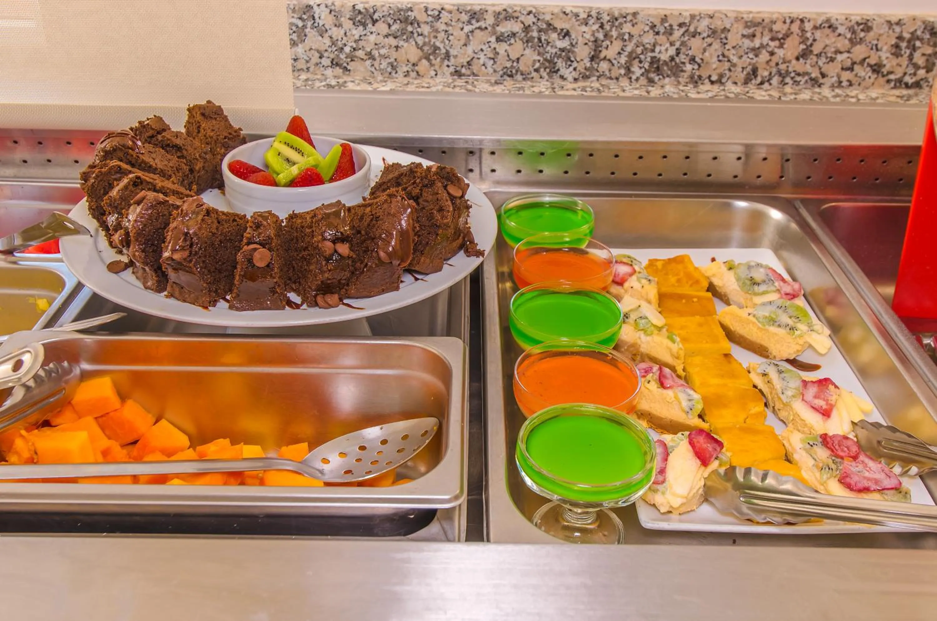 Restaurant/places to eat in Hotel Zenith