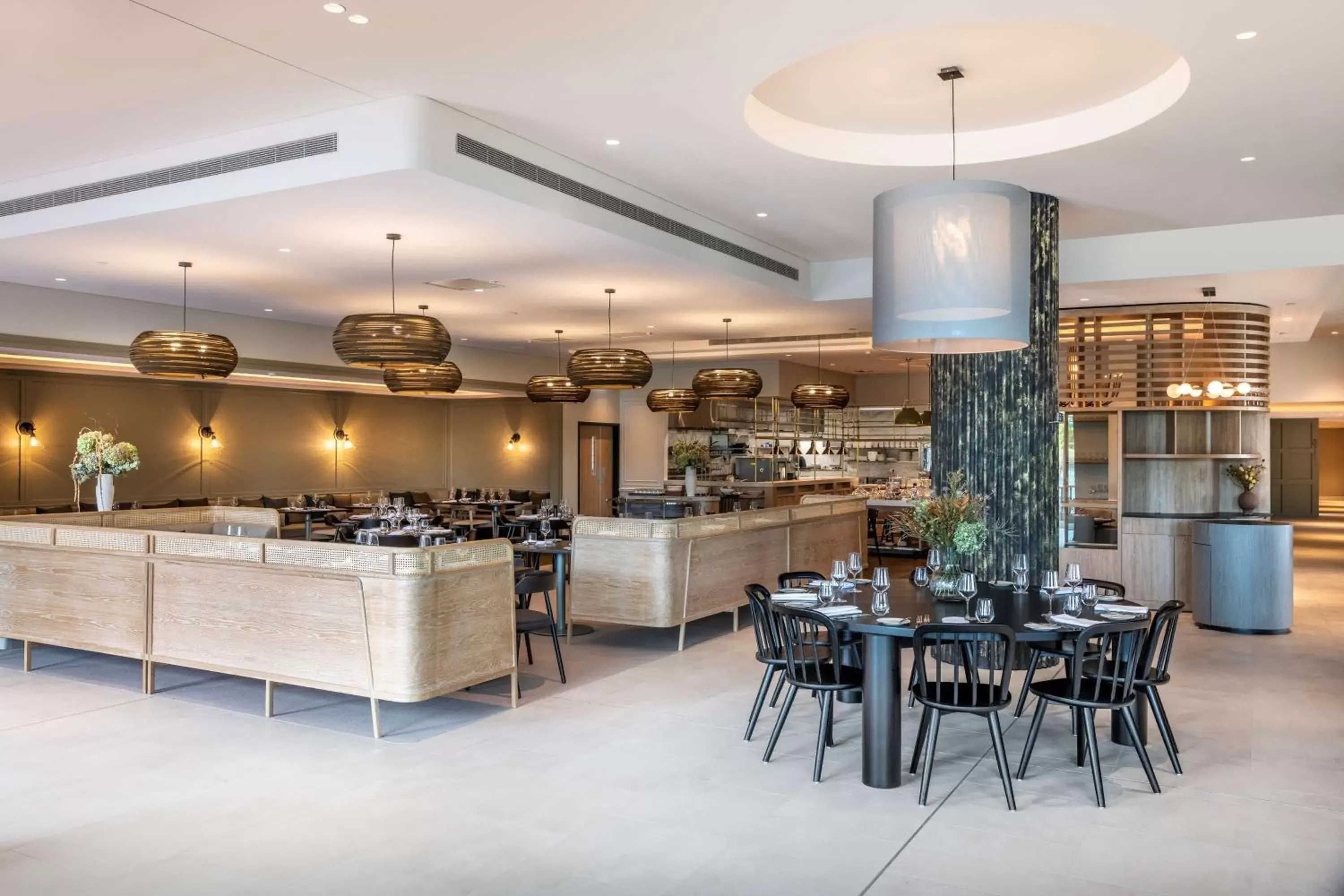 Restaurant/Places to Eat in Doubletree By Hilton Karaka