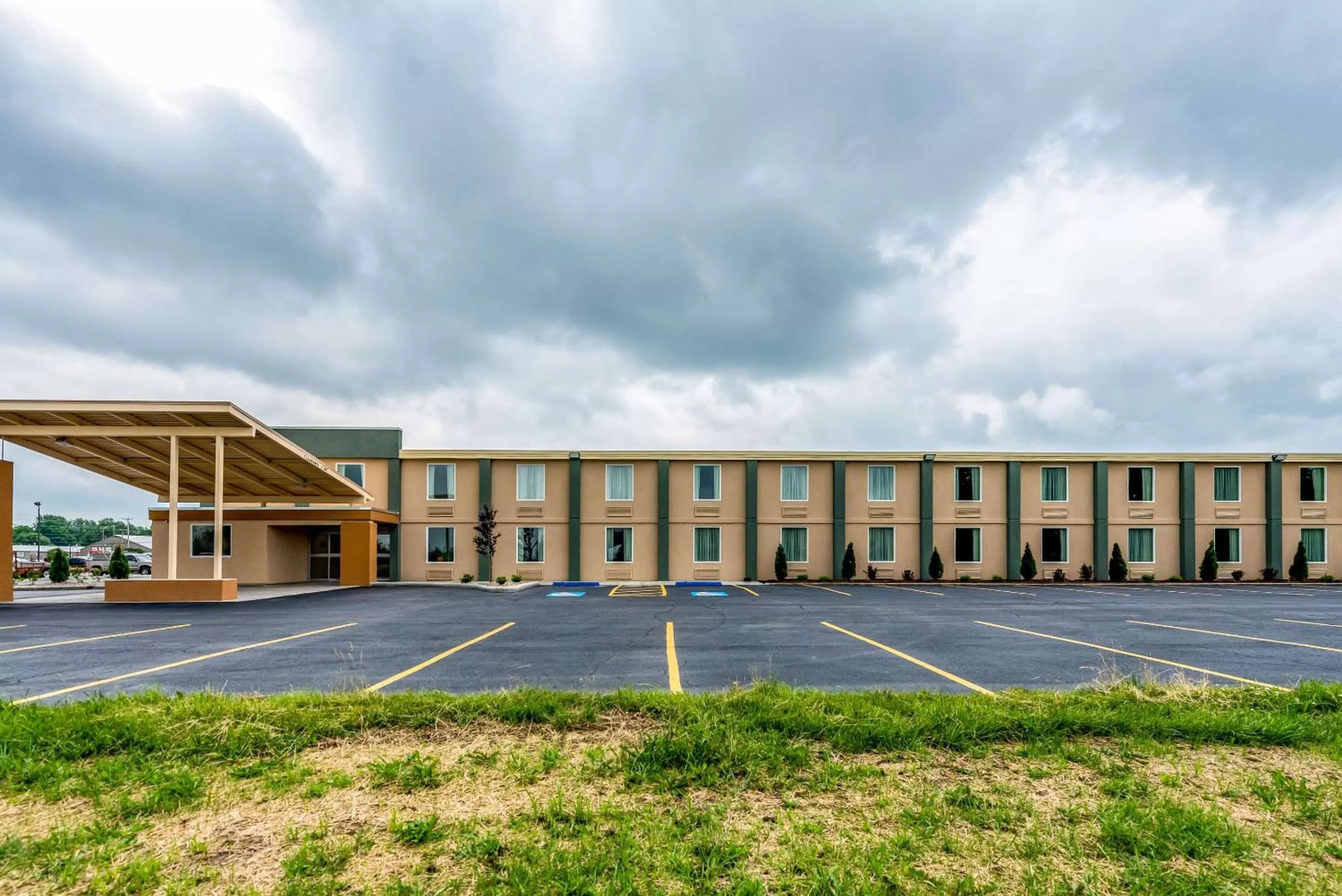Property building in Quality Inn Bucyrus North