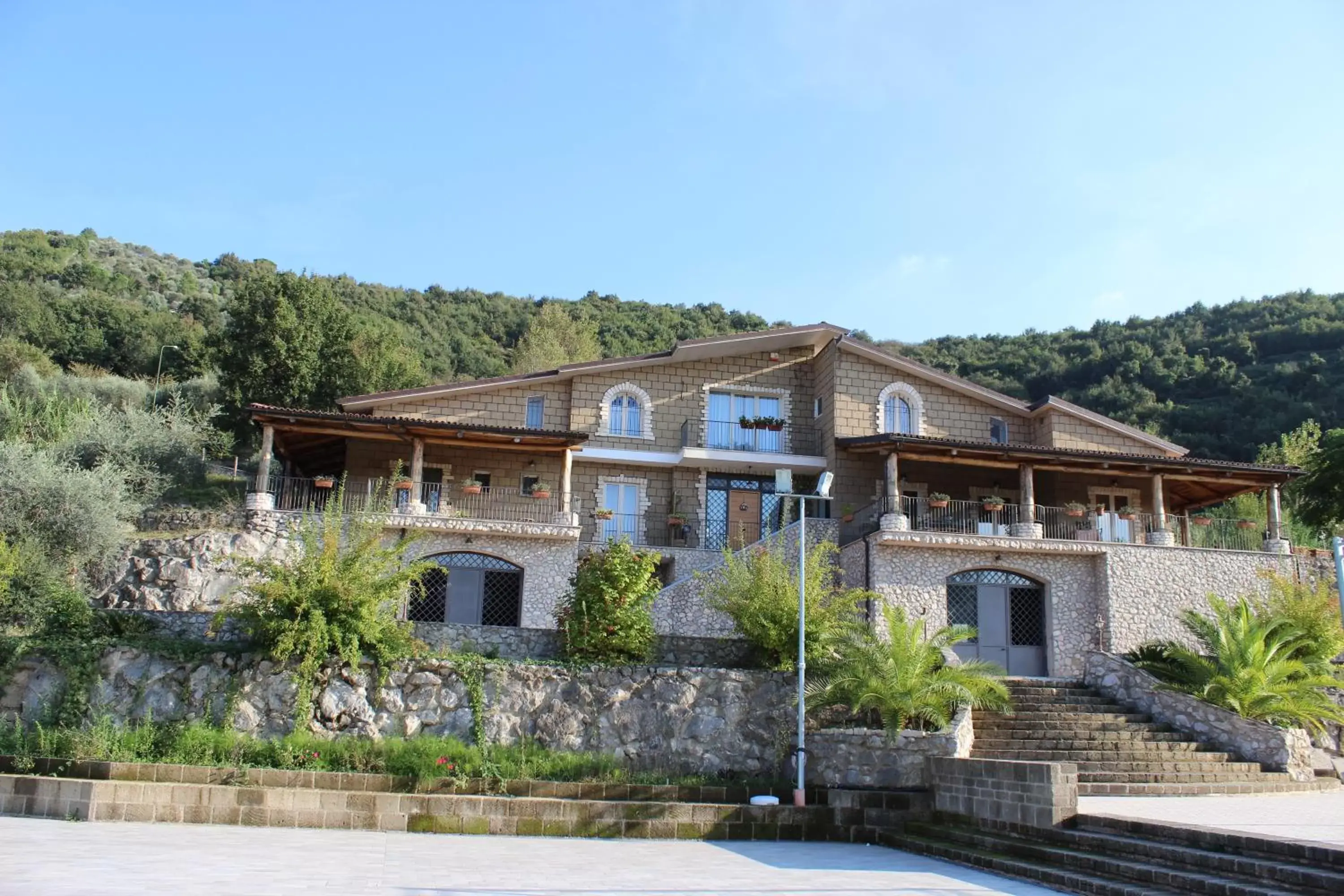 Property Building in Le Rocce