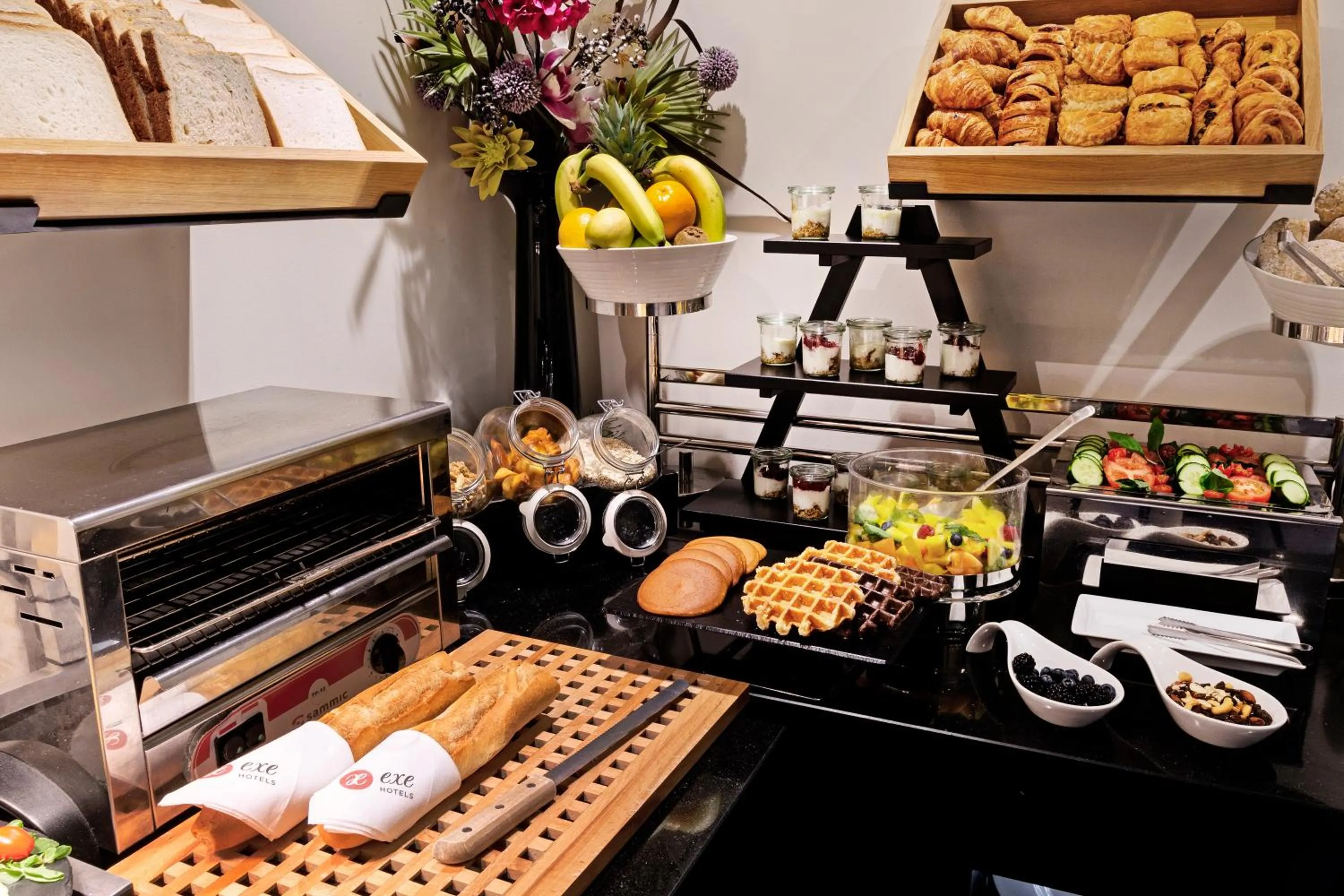 Breakfast in Exe Panorama