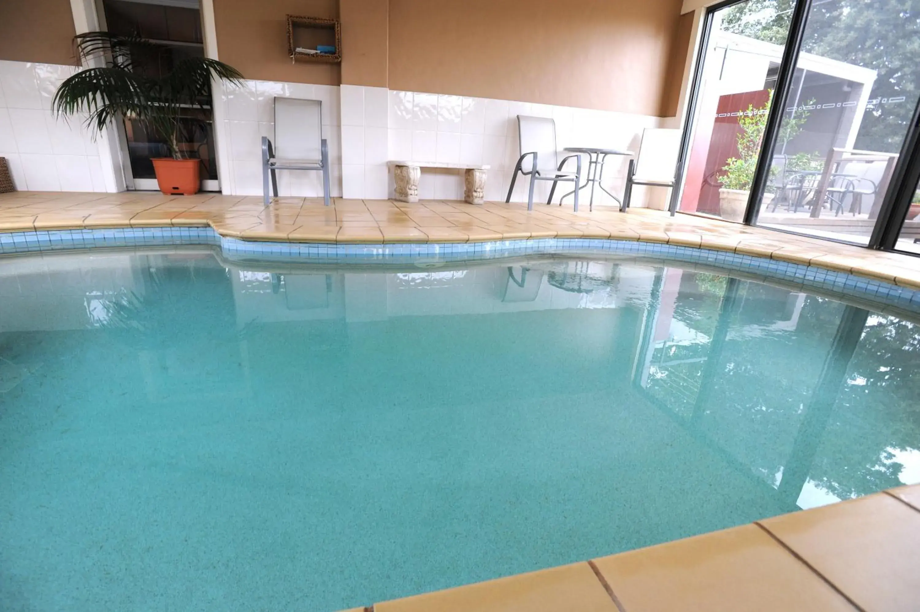 Swimming Pool in Central City Motor Inn Ballarat