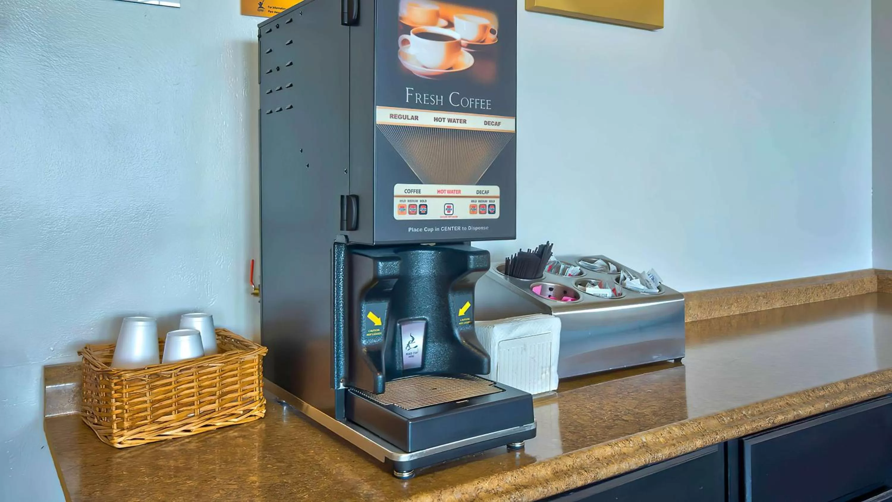 Restaurant/places to eat in Motel 6-Grand Rivers, KY