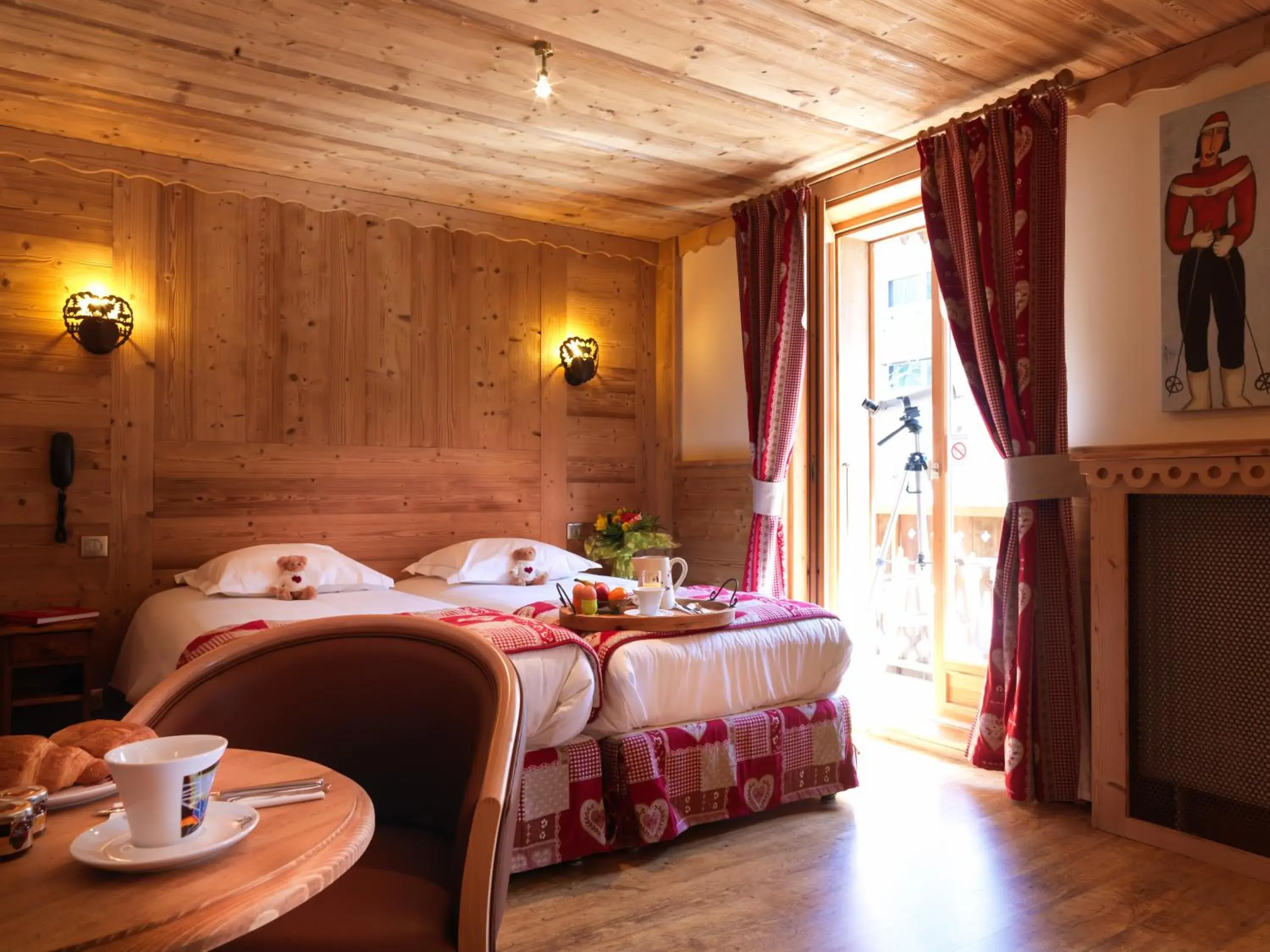 Photo of the whole room, Bed in Auberge du Manoir