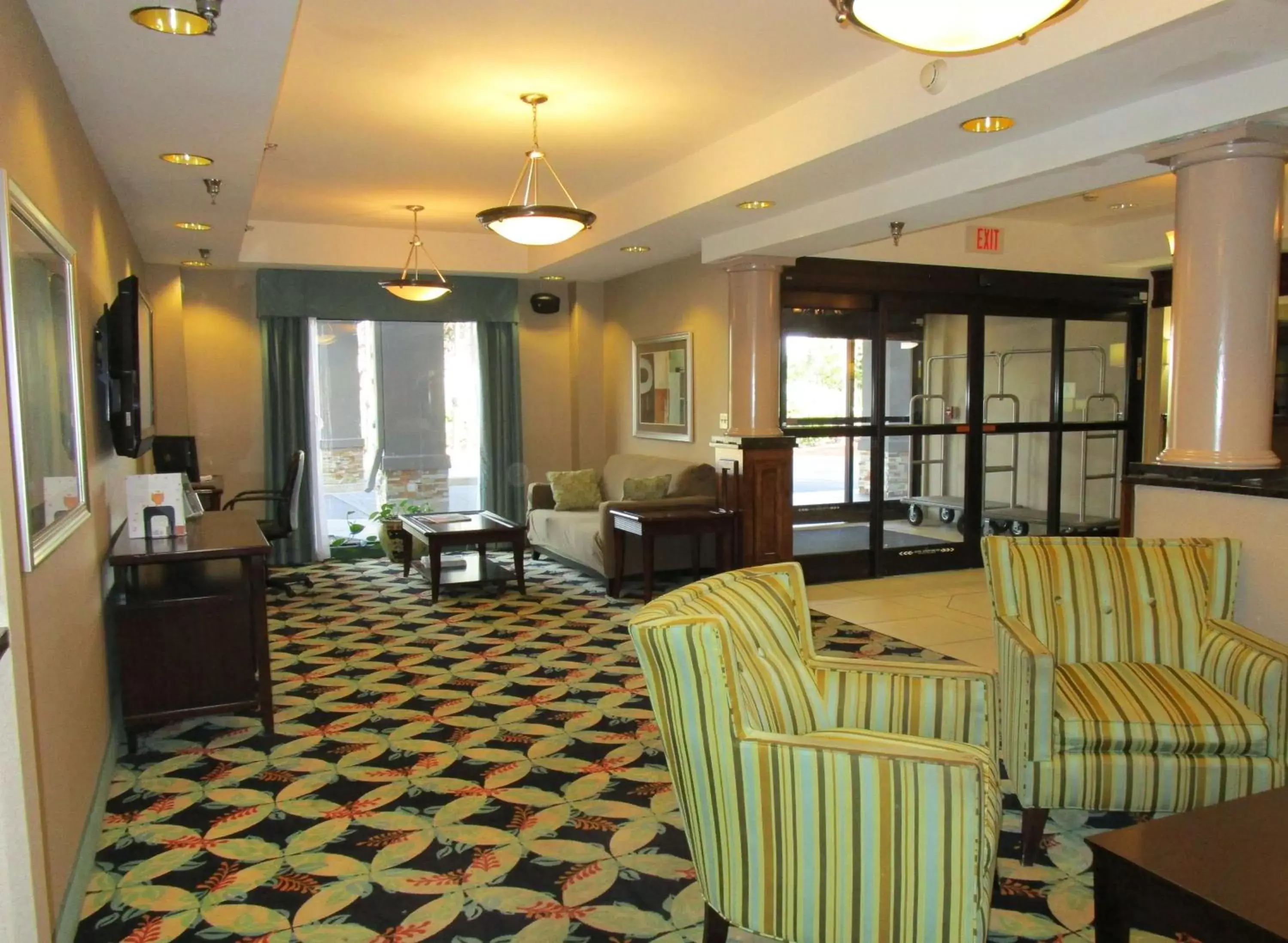 Lobby or reception in Country Inn & Suites, Murrells Inlet, SC