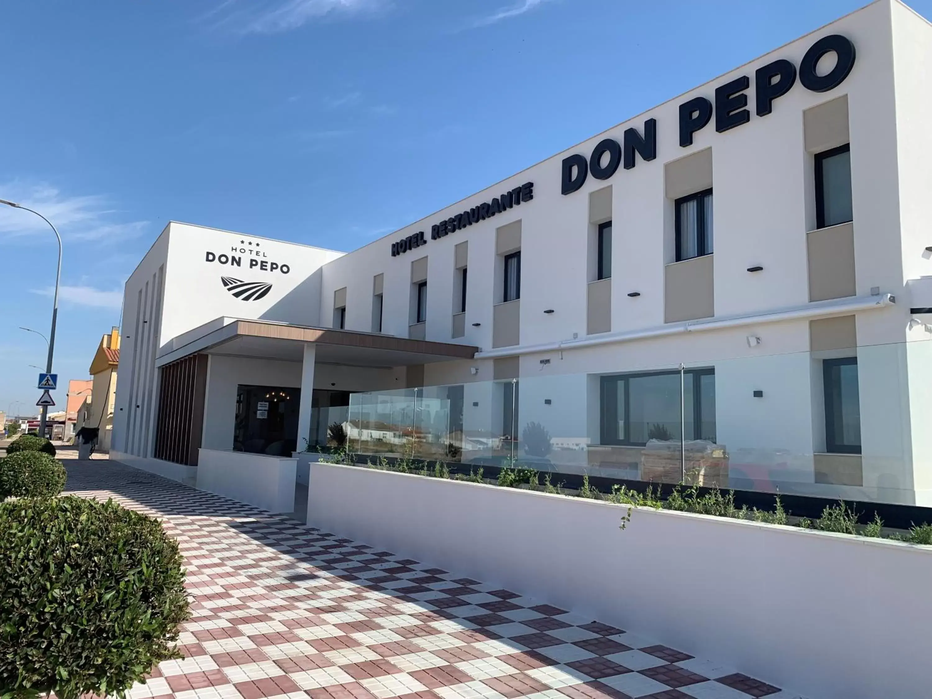 Facade/entrance, Property Building in Hotel Don Pepo