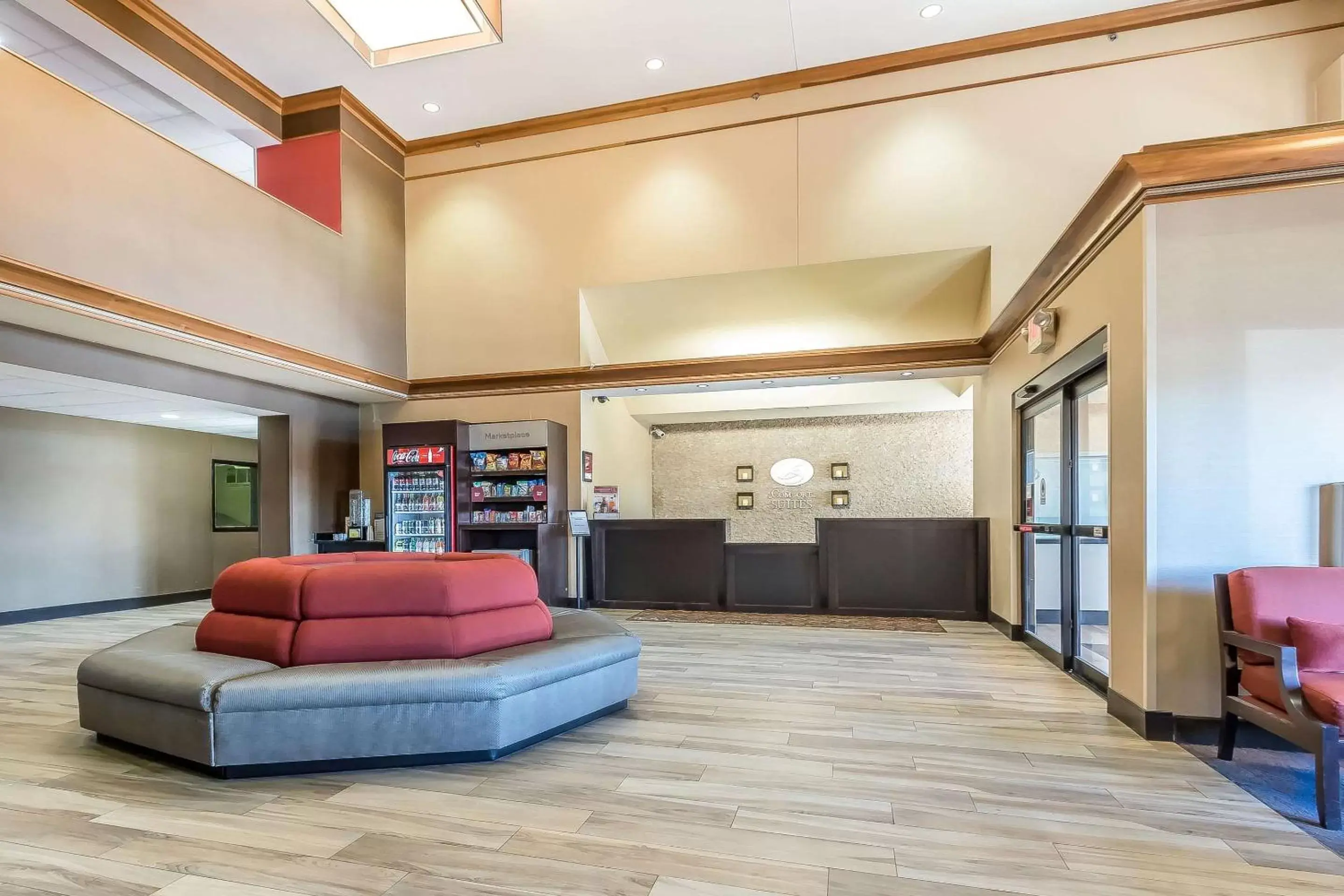 Lobby or reception, Lobby/Reception in Comfort Suites St Charles-St Louis