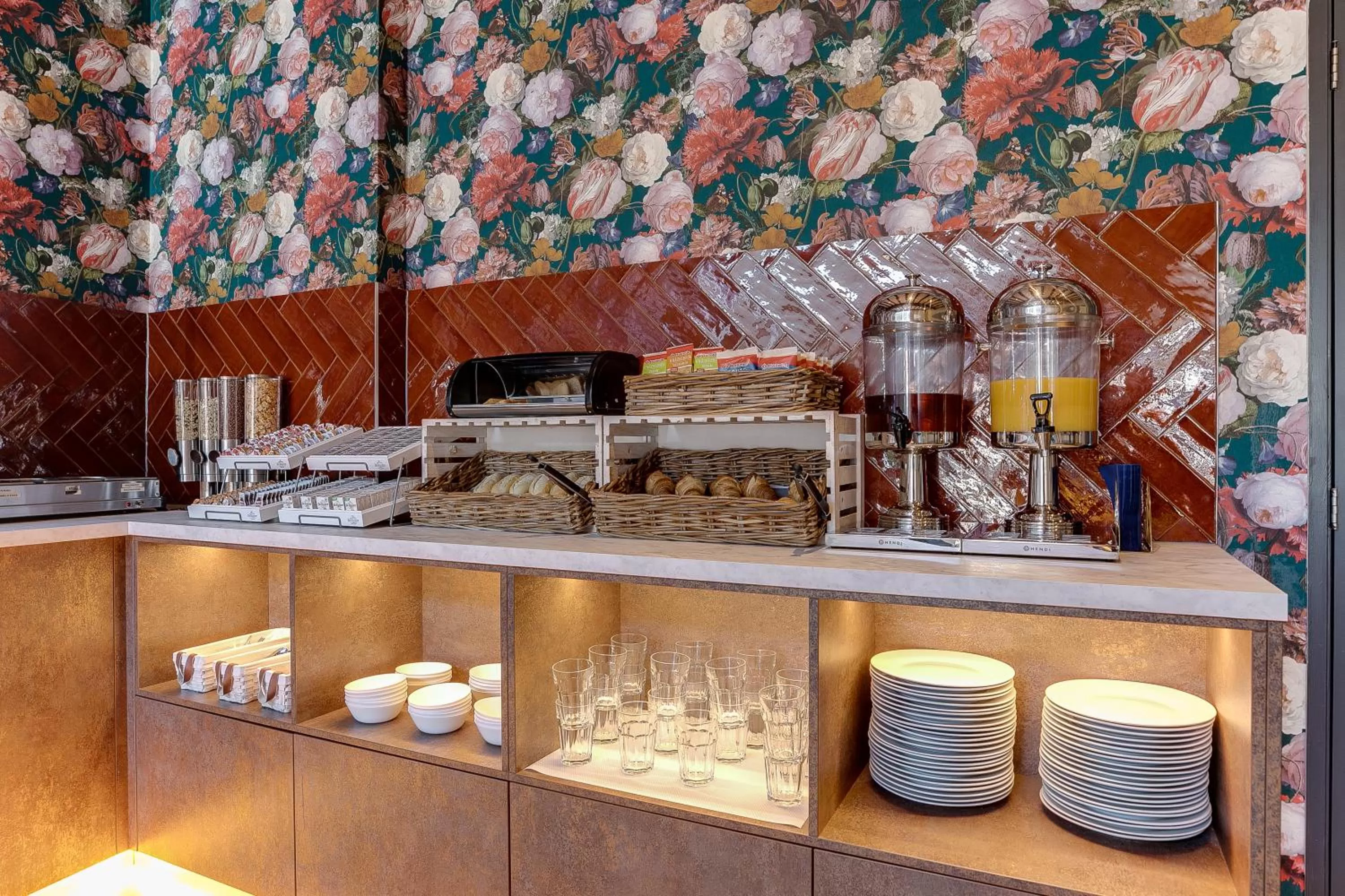 Buffet breakfast in Hotel Royal Bridges