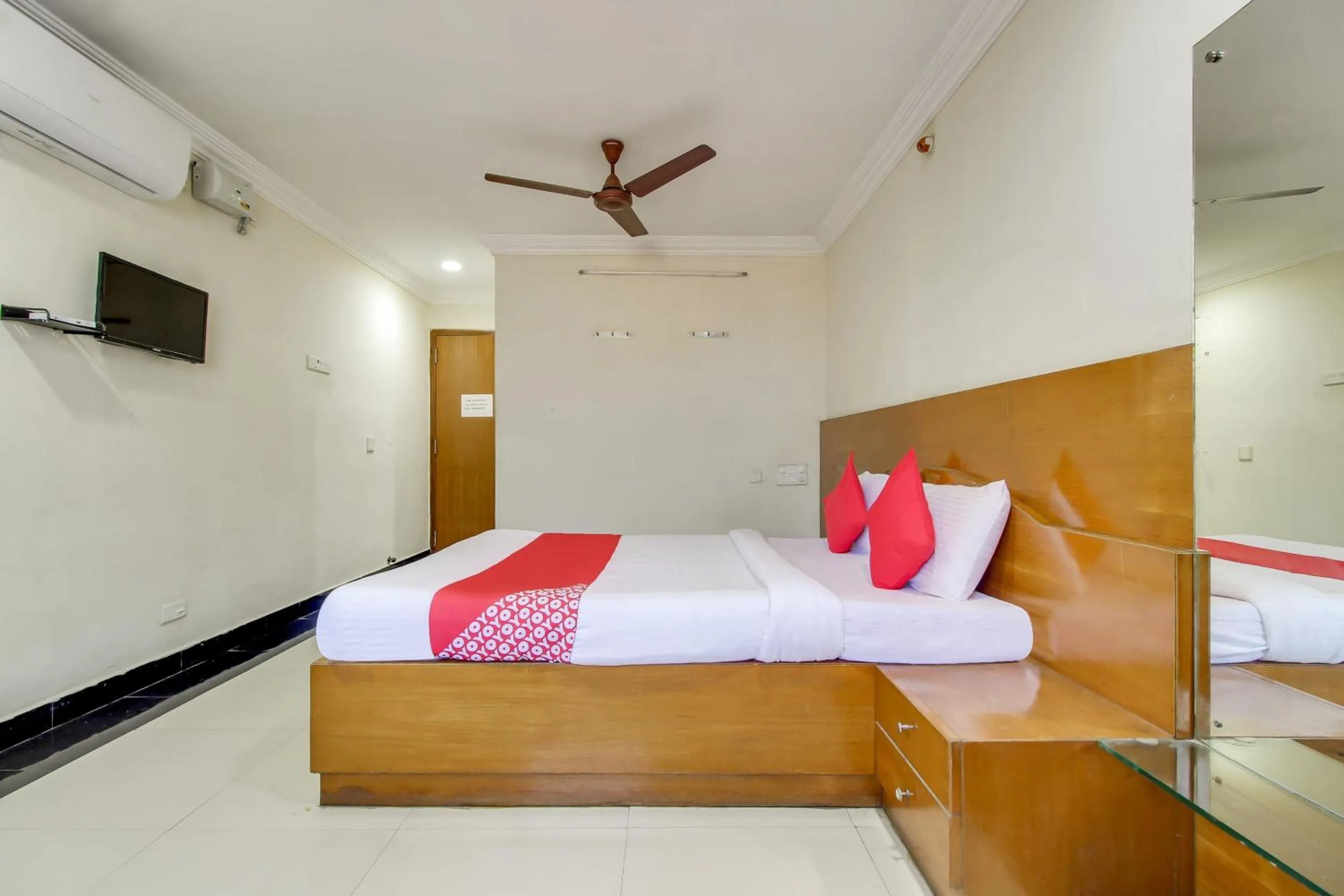 Hotel O Srinivasa Residency