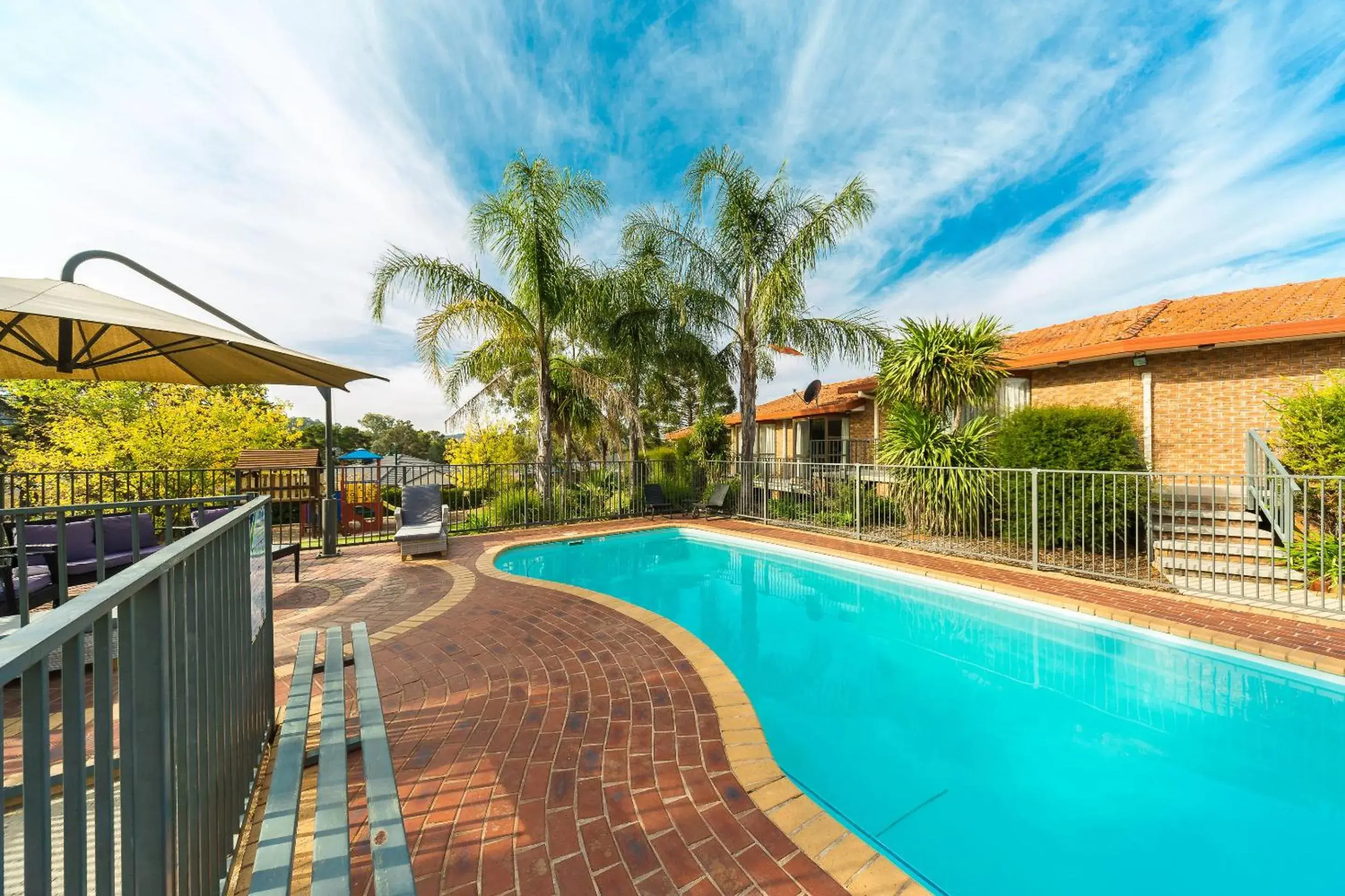 Swimming Pool in Hume Country Motor Inn