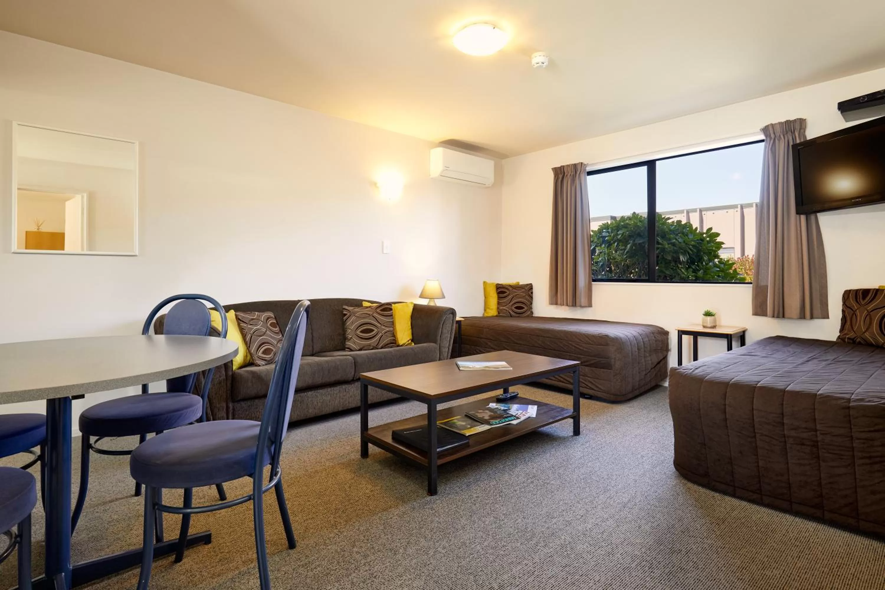 Living room in Blenheim Palms Motel