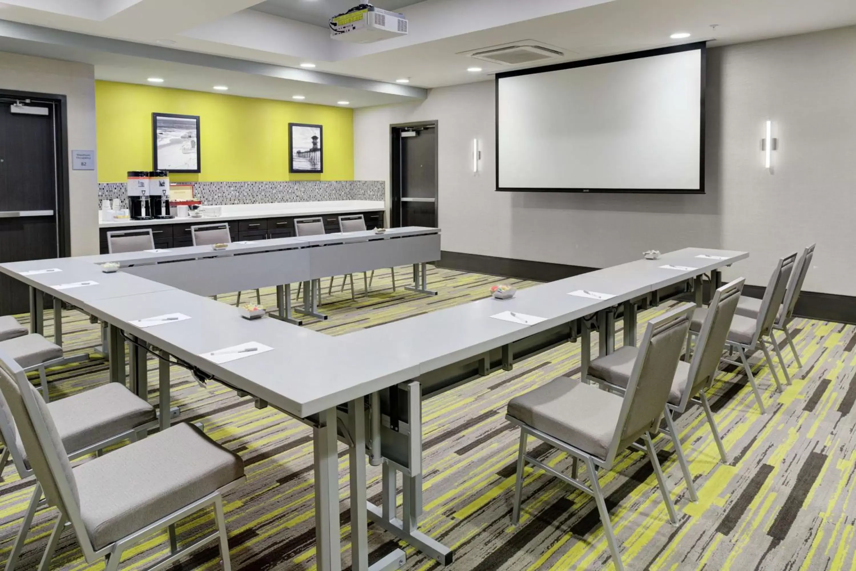 Meeting/conference room in Hampton Inn & Suites Irvine/Orange County Airport