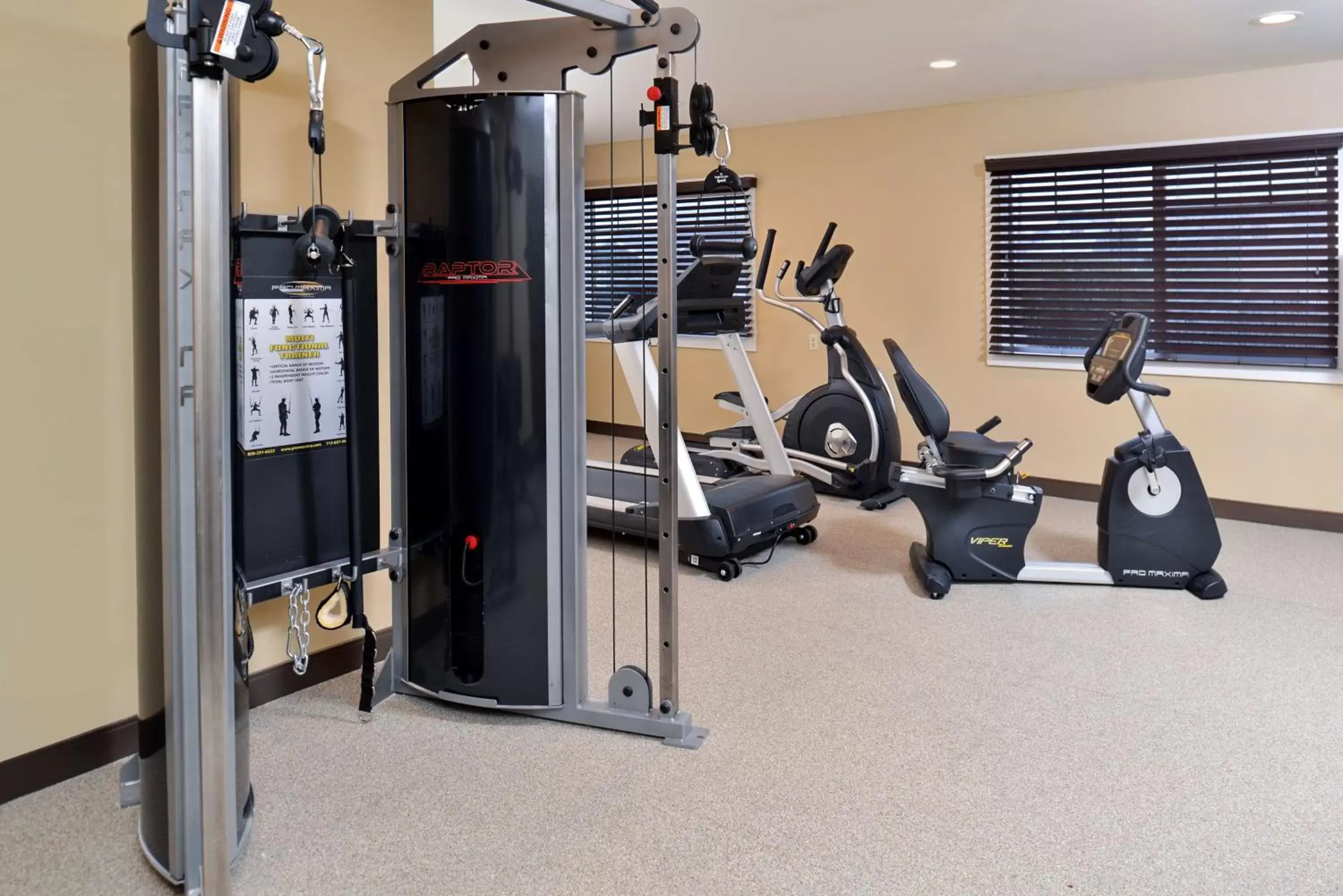 Fitness centre/facilities in Best Western Long Beach Inn
