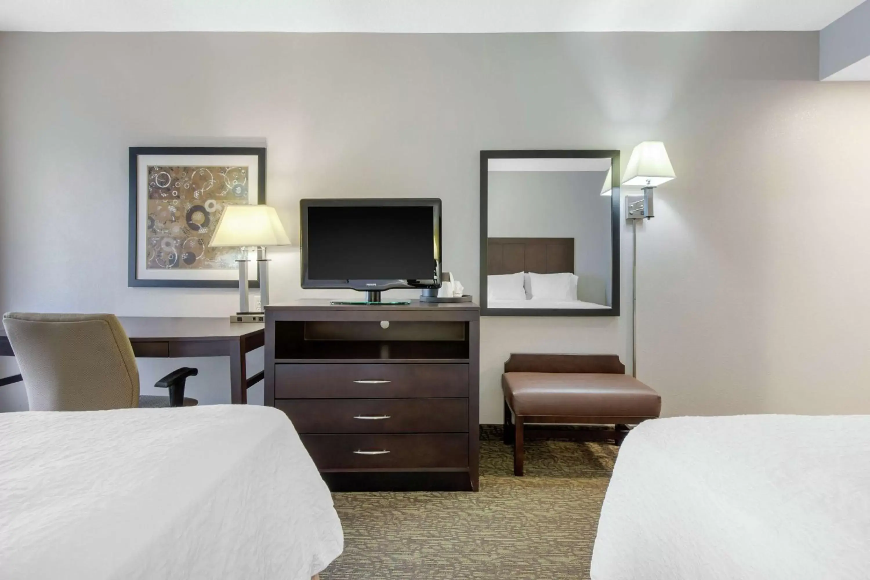 Bedroom, Bed in Hampton Inn Mebane