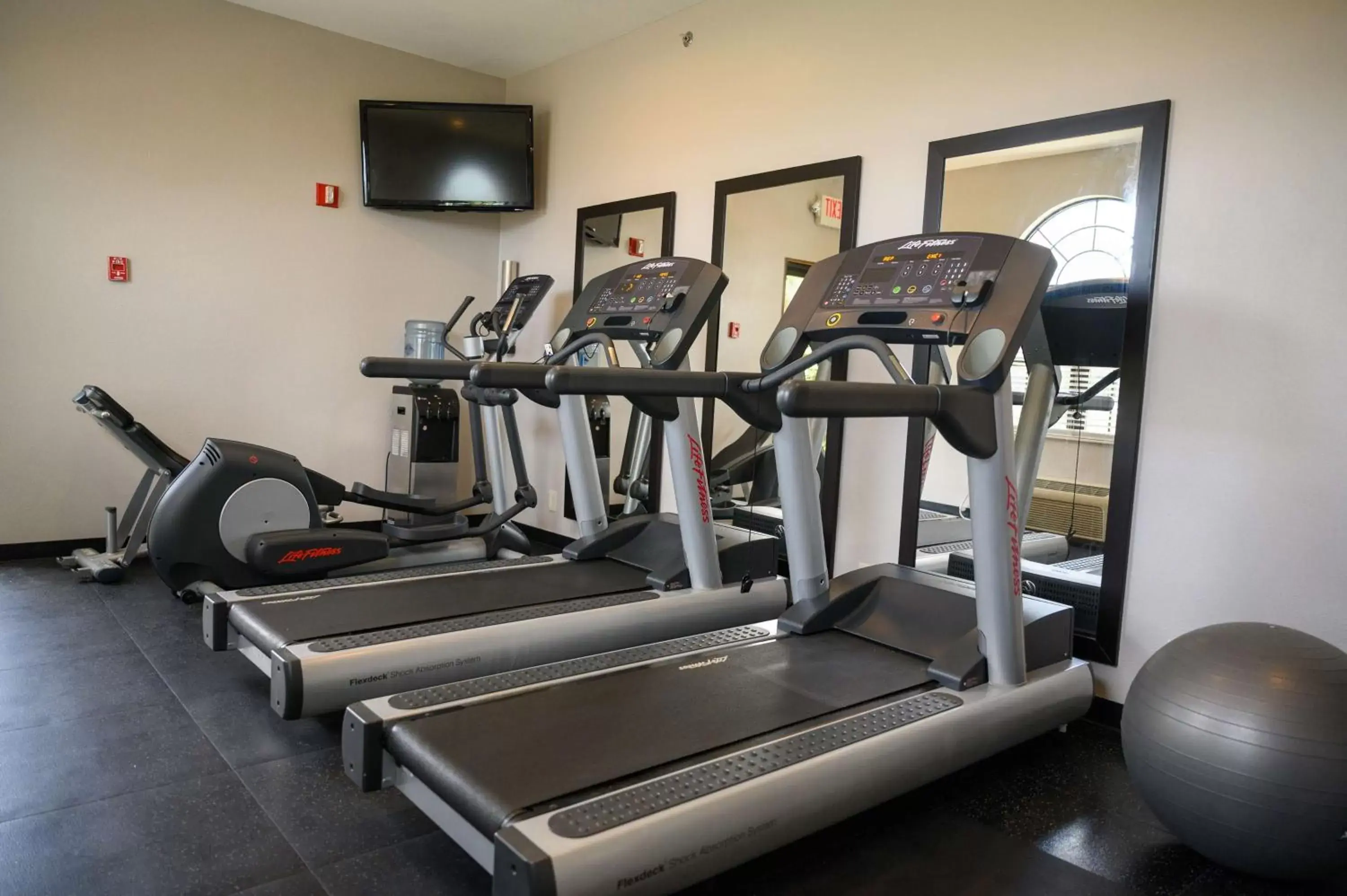 Fitness centre/facilities, Fitness Center/Facilities in Country Inn & Suites by Radisson, Greenfield, IN