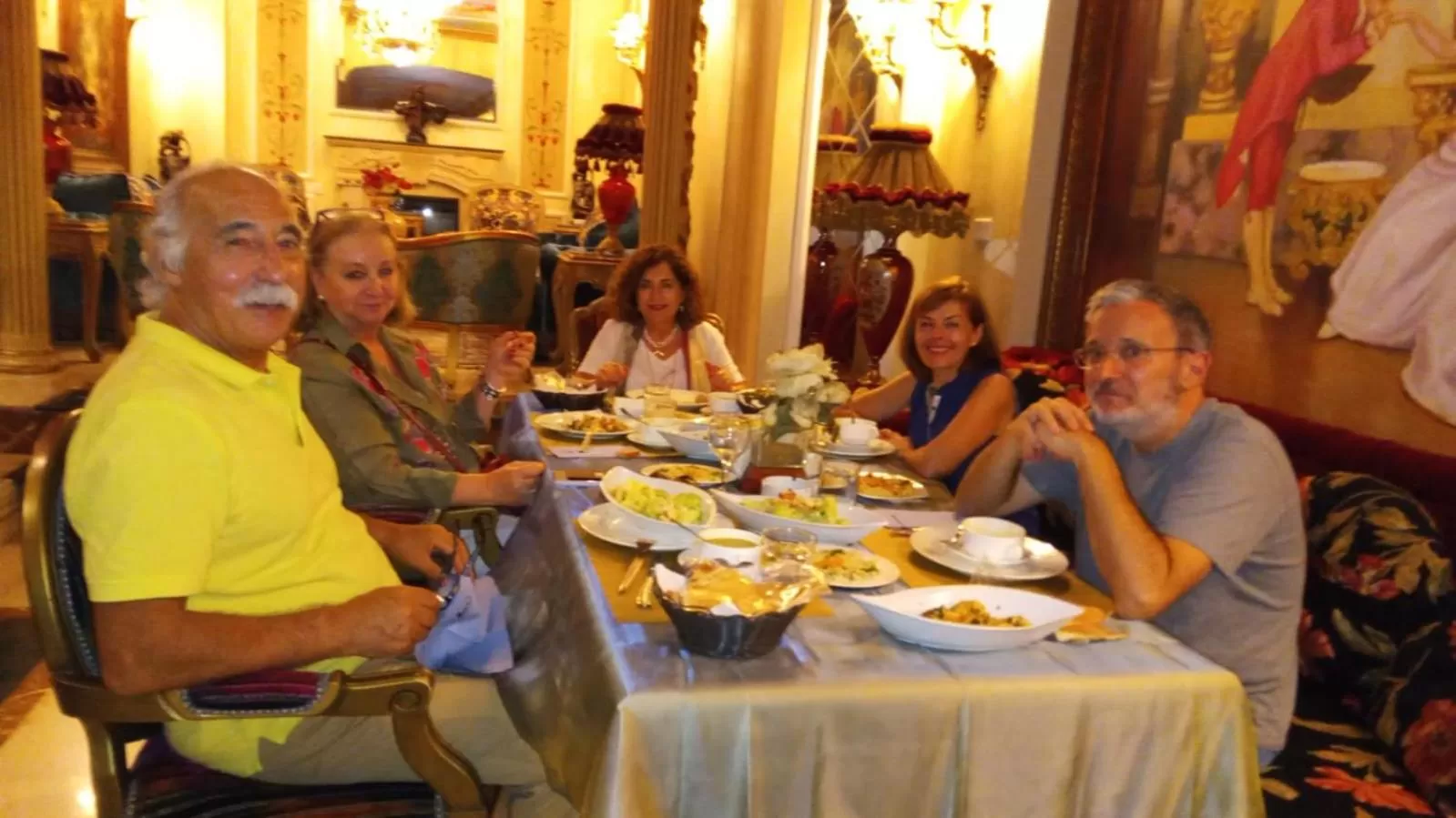 Restaurant/places to eat in Q Hotel