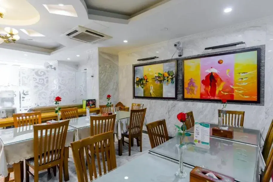 Restaurant/Places to Eat in A25 Hotel - 221 Bạch Mai