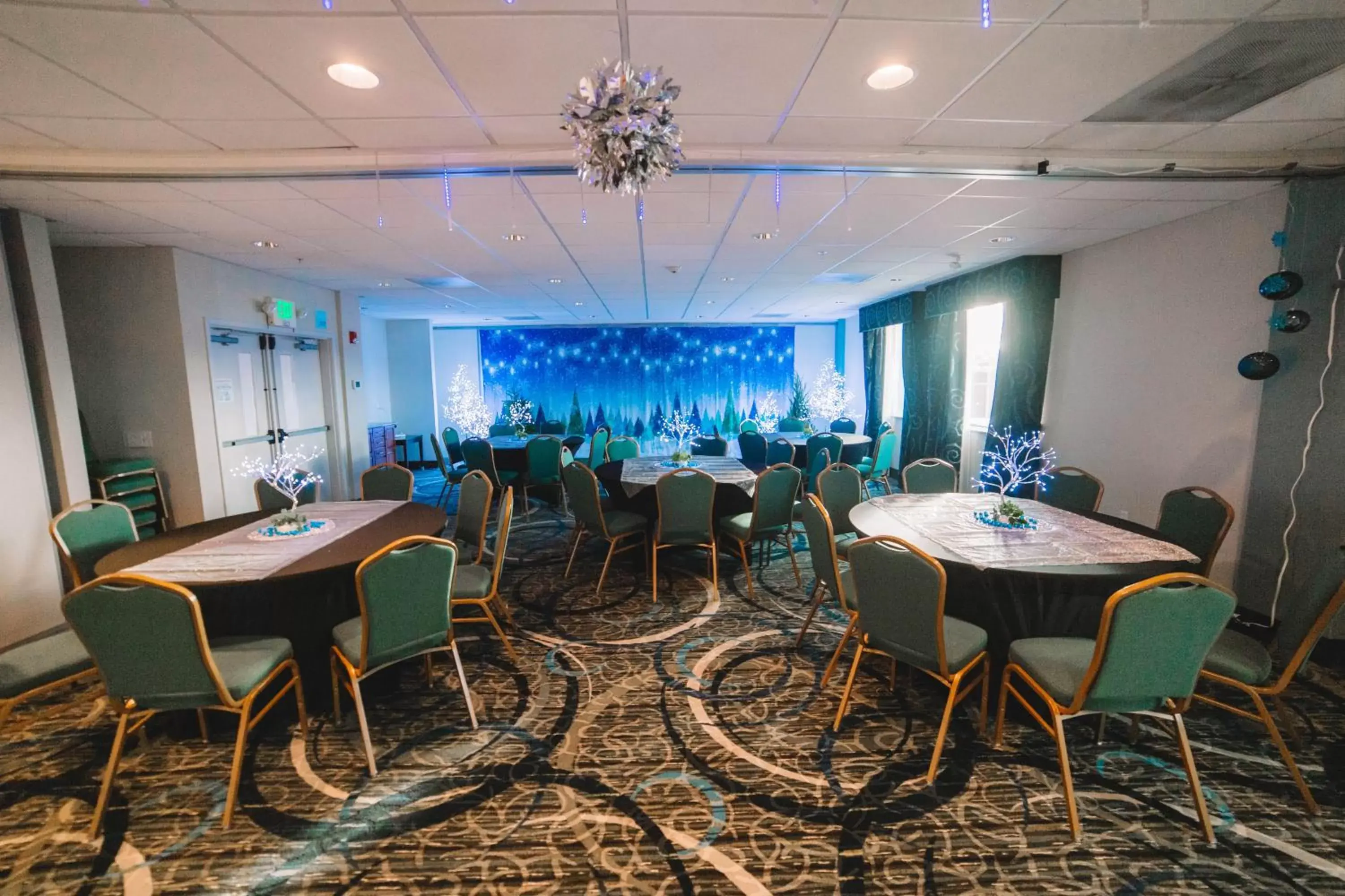 Meeting/conference room, Banquet Facilities in Holiday Inn Express Hotel & Suites Tacoma South - Lakewood, an IHG Hotel