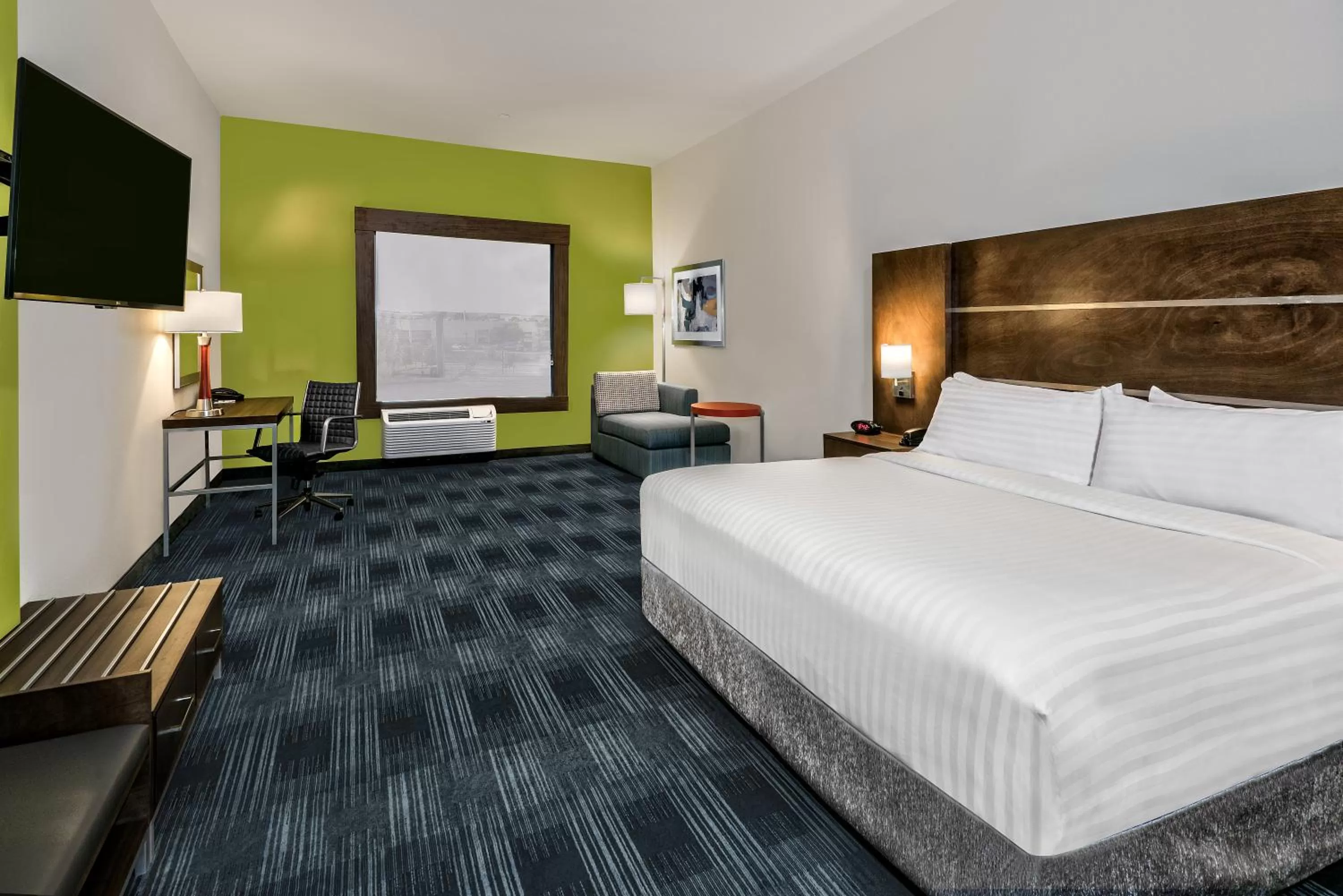 Bedroom, Bed in Holiday Inn Express & Suites Round Rock - Austin N by IHG