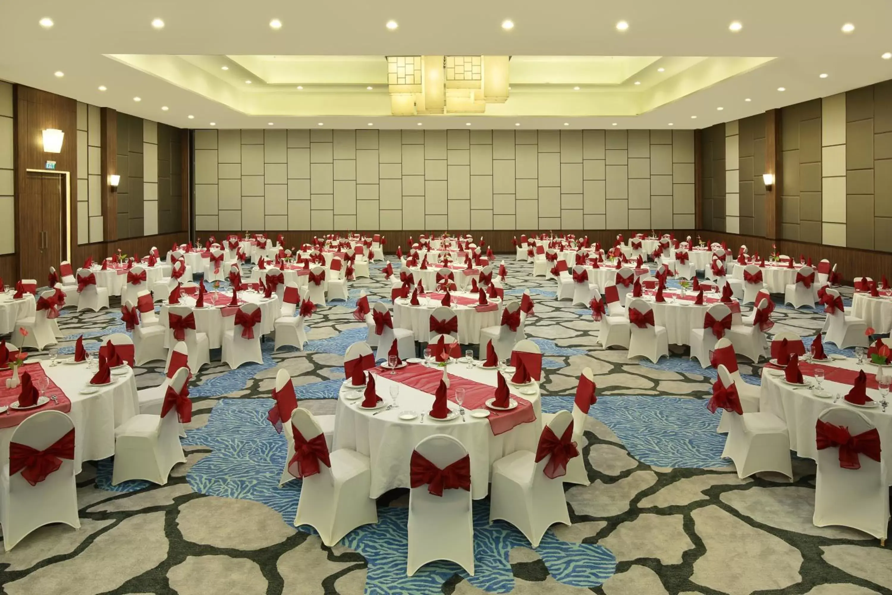 Banquet/Function facilities, Banquet Facilities in Mercure Manado Tateli Resort and Convention