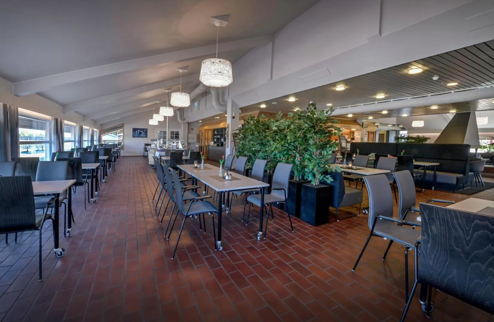 Restaurant/places to eat in Torp Hotel