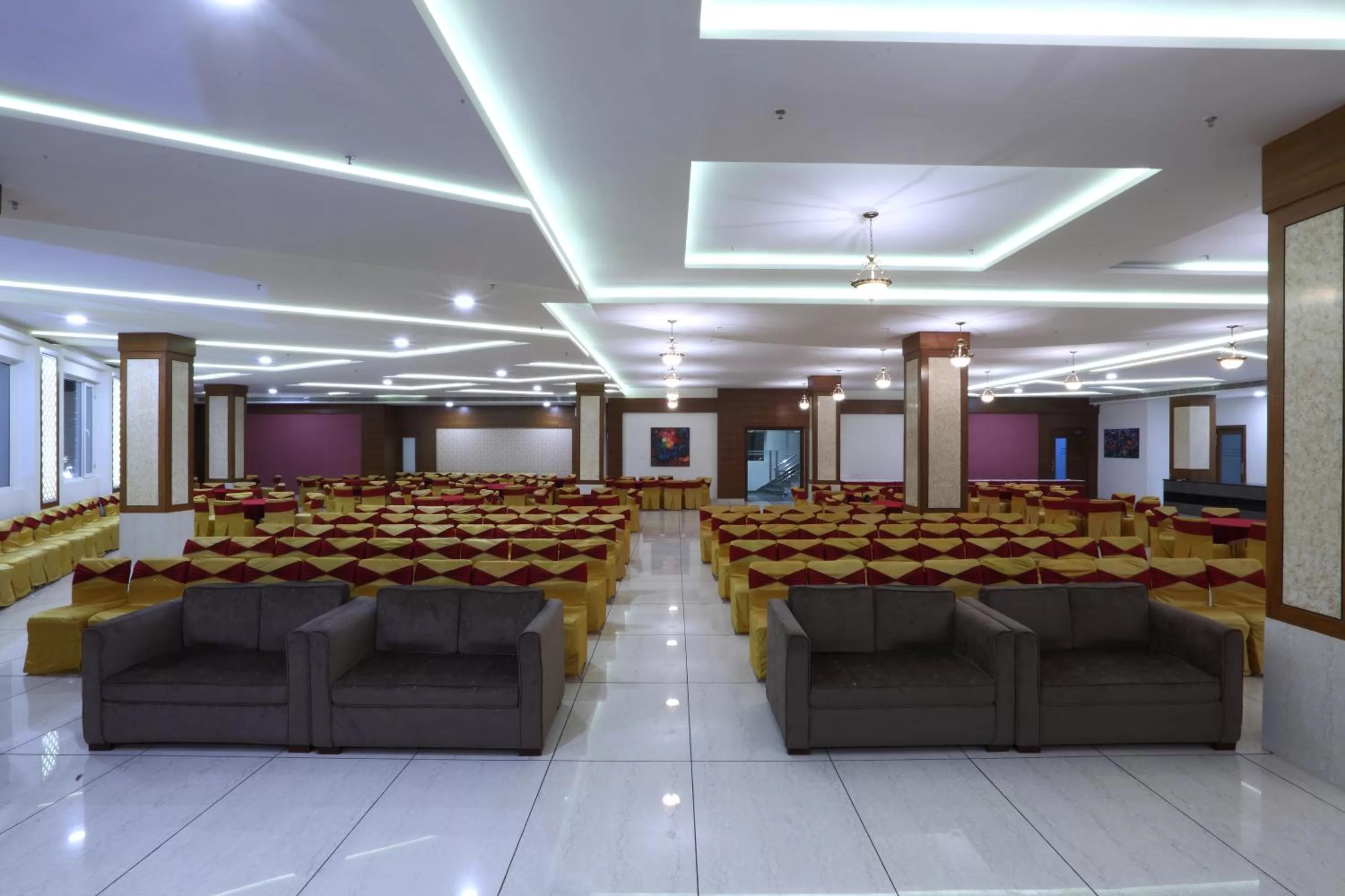 Banquet/Function facilities in Grand Hotel Nawanshahr