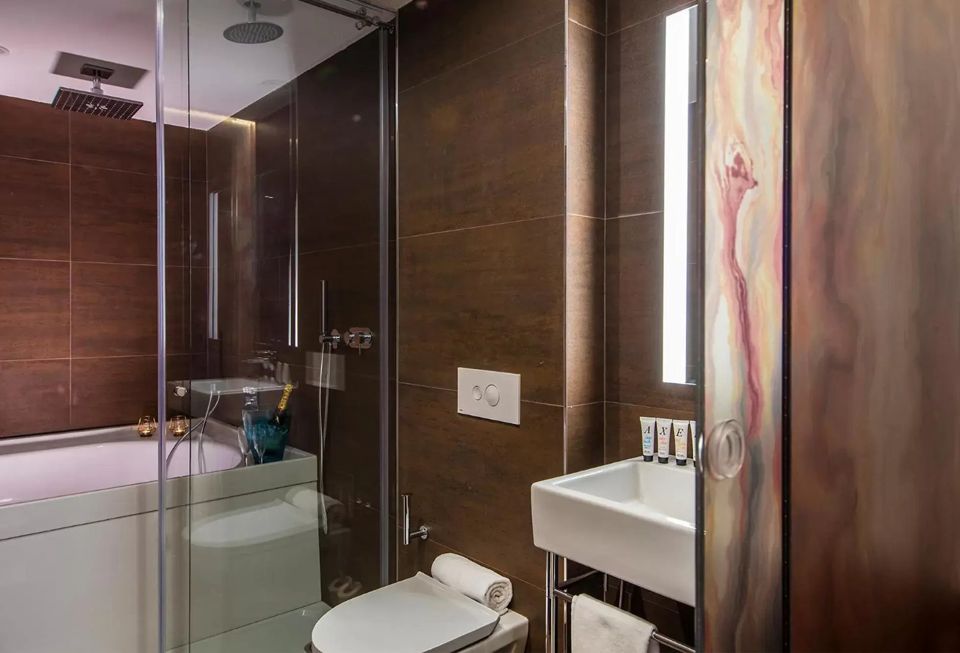 Toilet, Bathroom in Axel Hotel San Sebastián - Adults Only