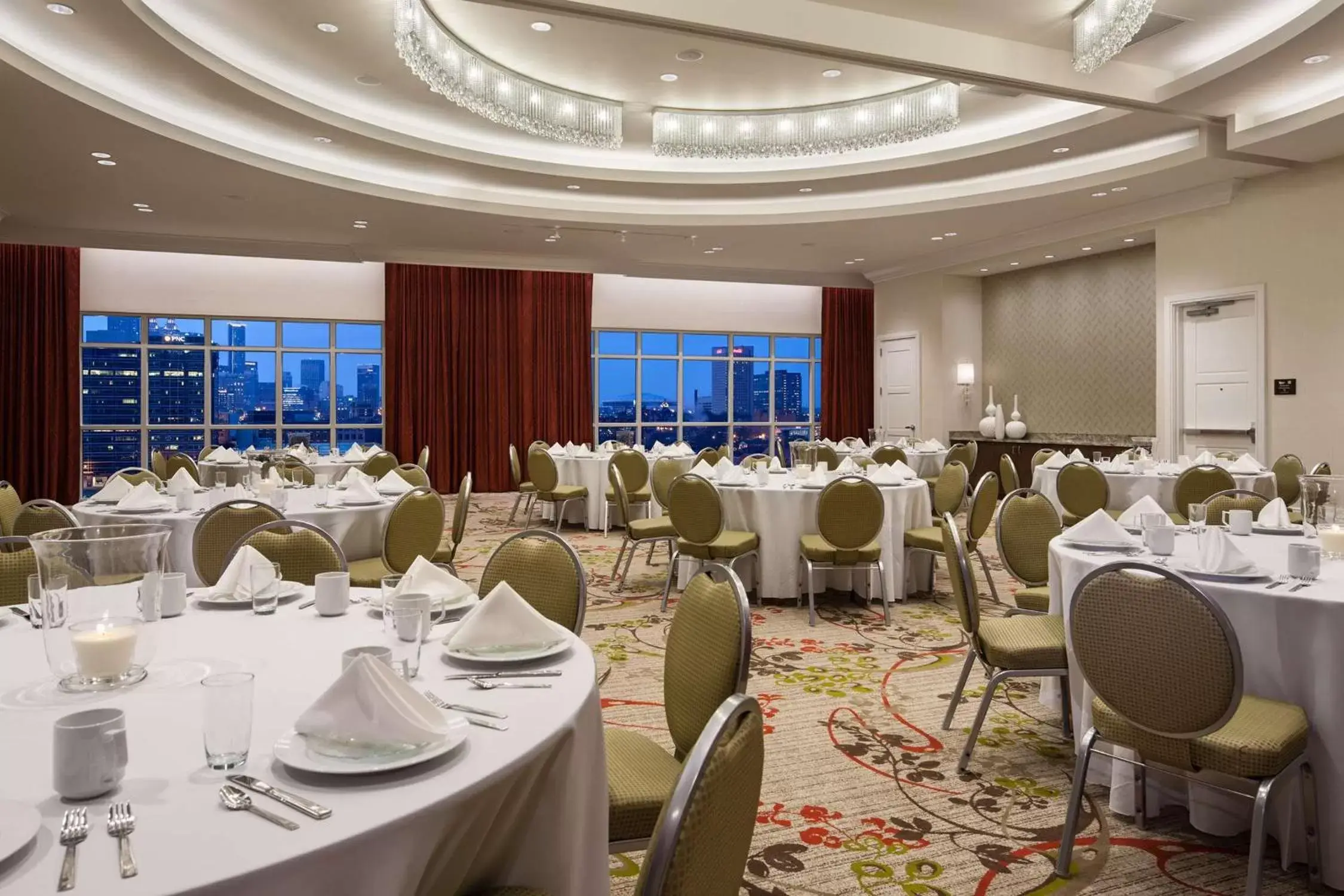 Meeting/conference room, Restaurant/Places to Eat in Hilton Garden Inn Atlanta Midtown