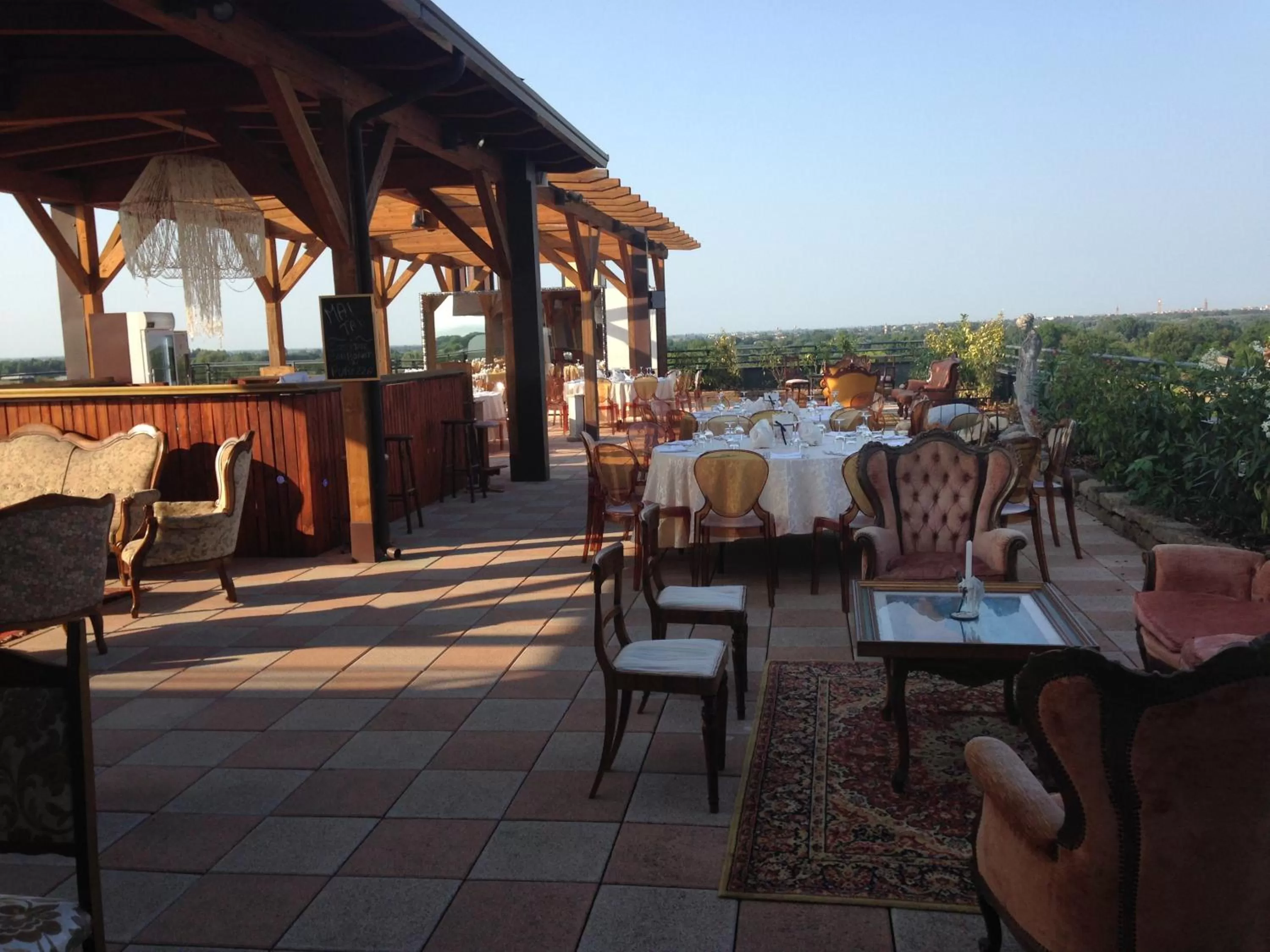 Restaurant/places to eat in Grand Hotel Forlì