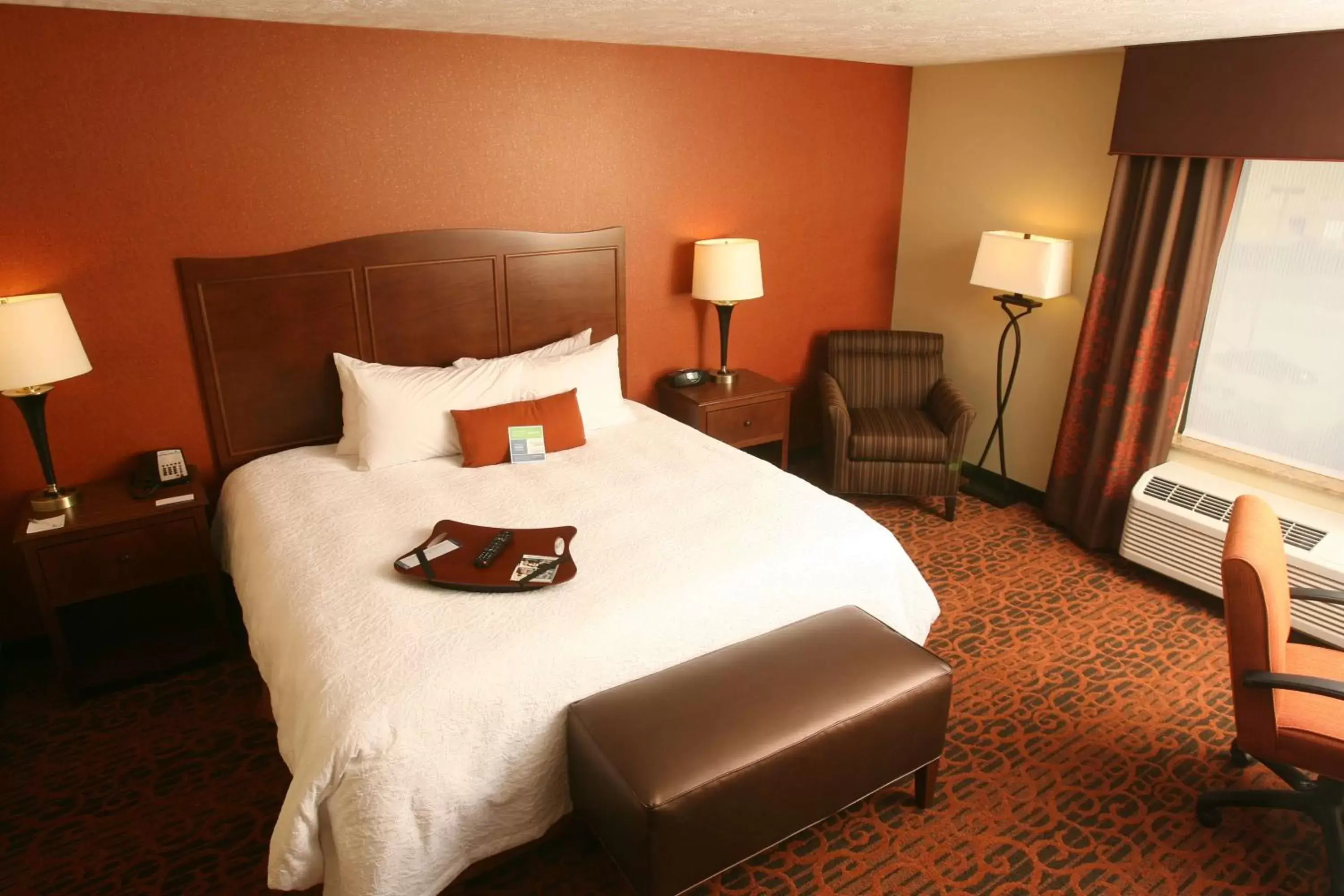 Bed in Hampton Inn & Suites Fargo Medical Center